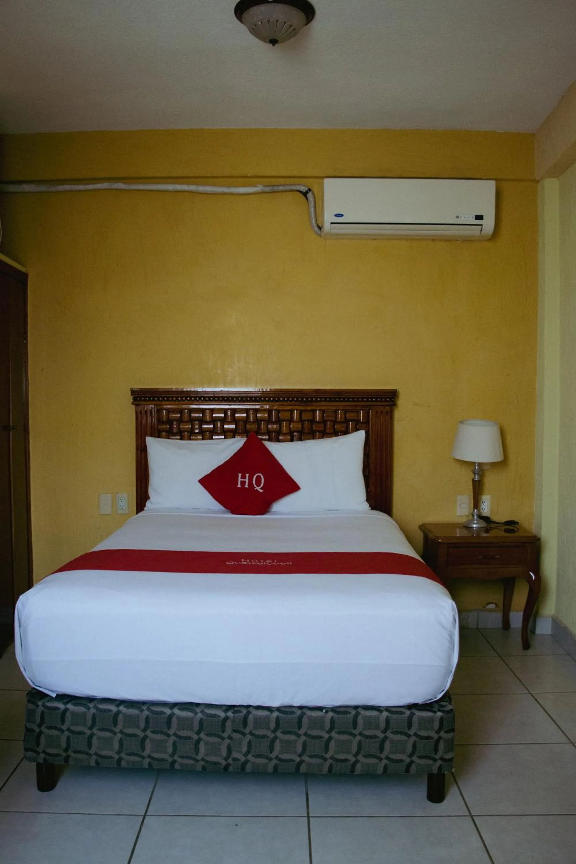 Bed in Hotel Quetzalcóatl