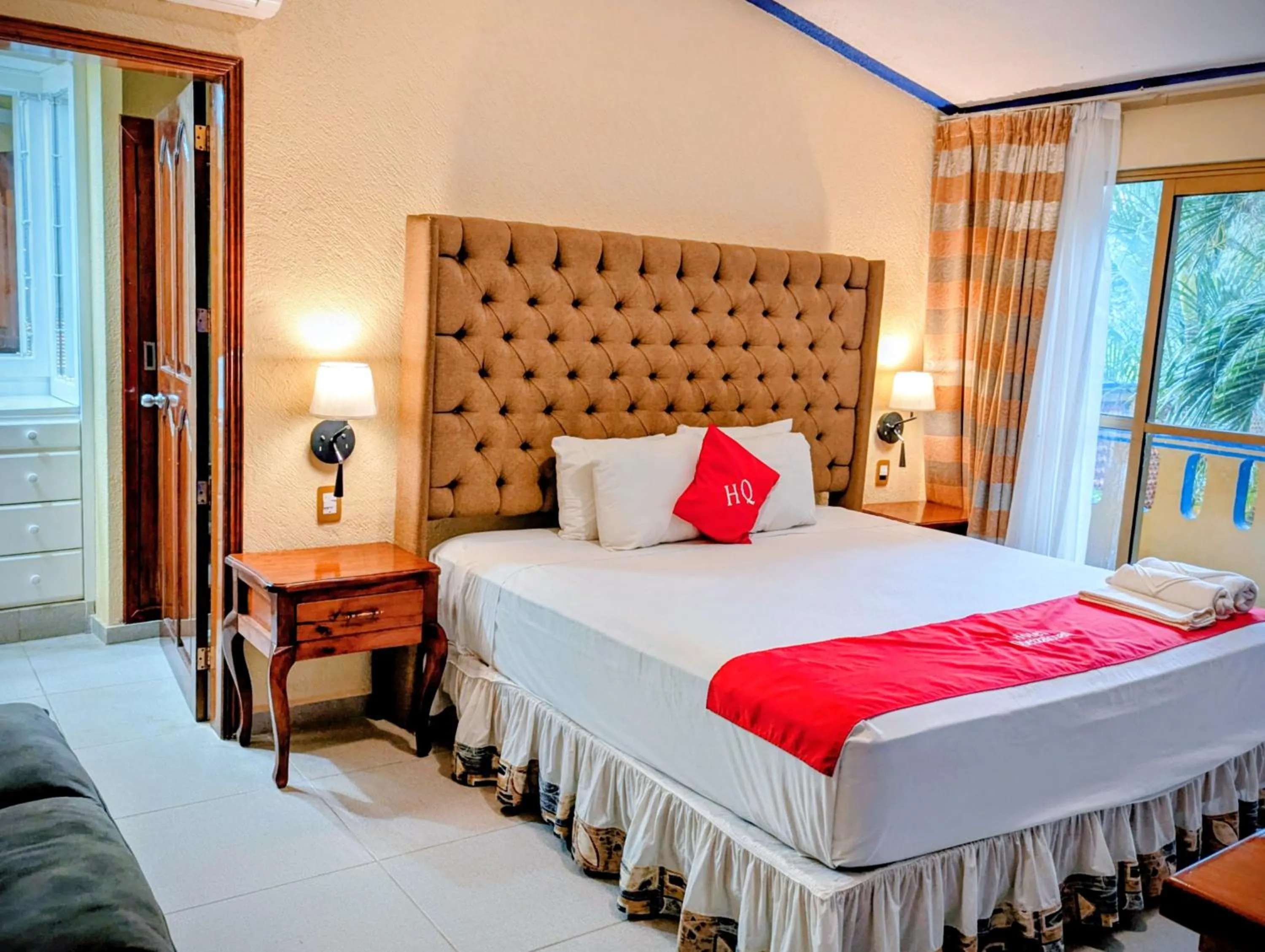 Photo of the whole room, Bed in Hotel Quetzalcóatl