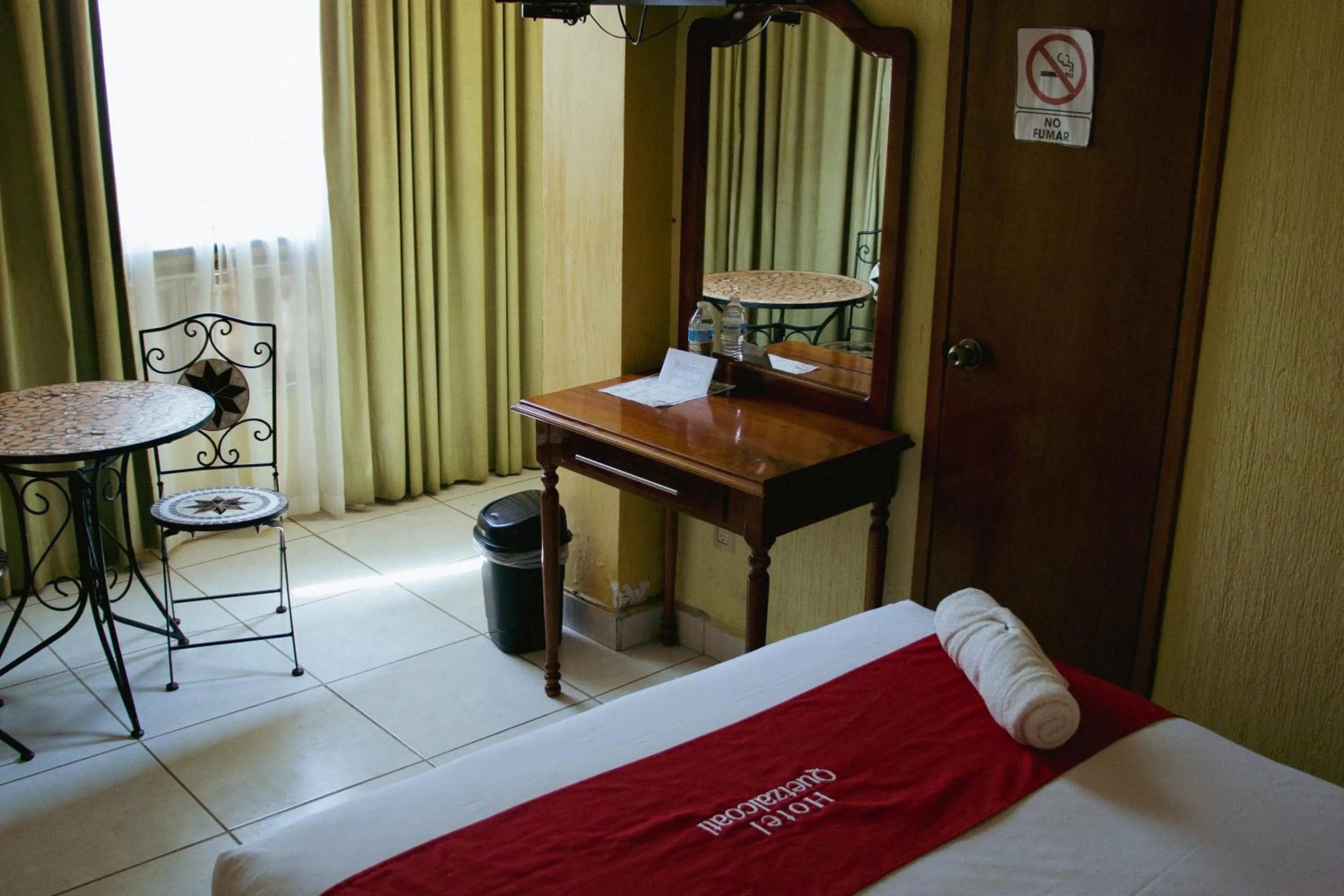 Photo of the whole room, Bed in Hotel Quetzalcóatl