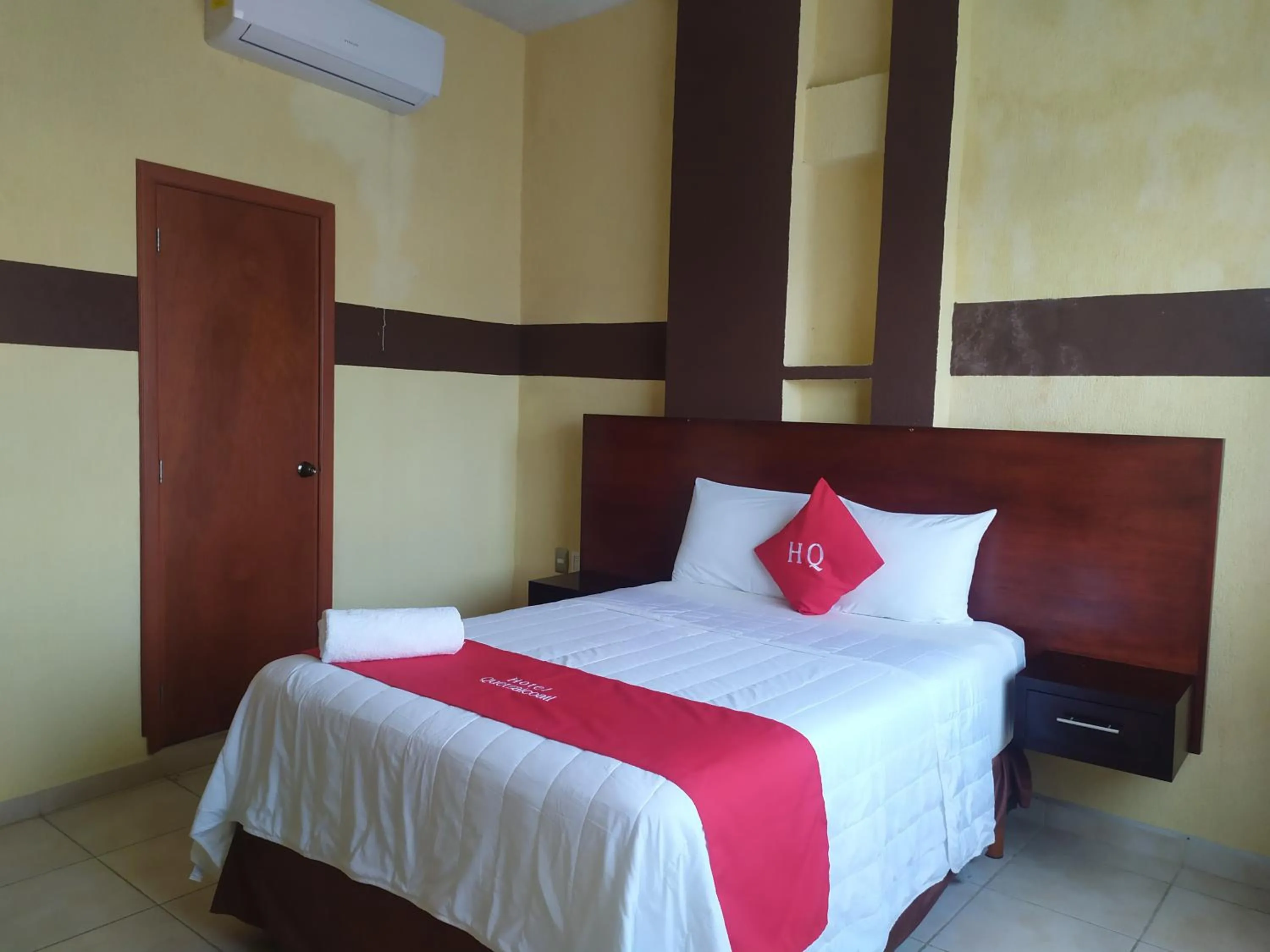 Bed in Hotel Quetzalcóatl