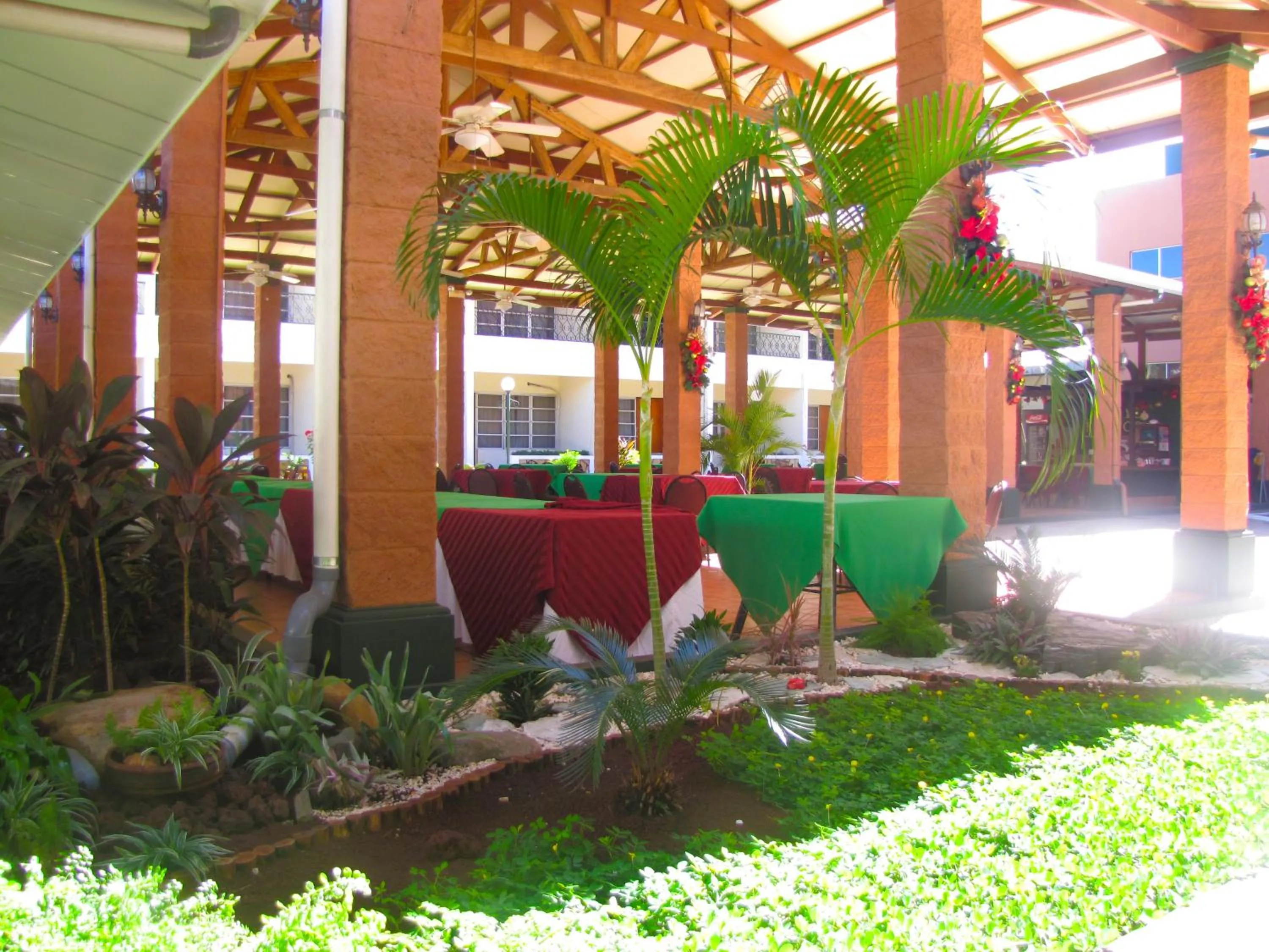 Hotel Tropico Inn