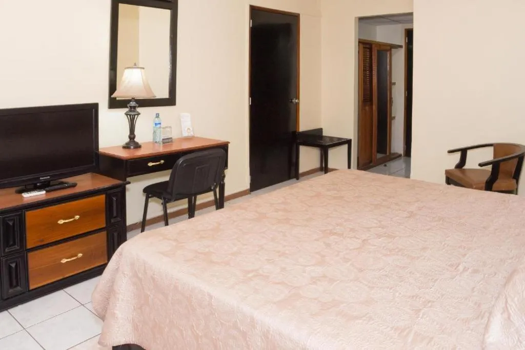 Double or Twin Room - single occupancy in Hotel Tropico Inn