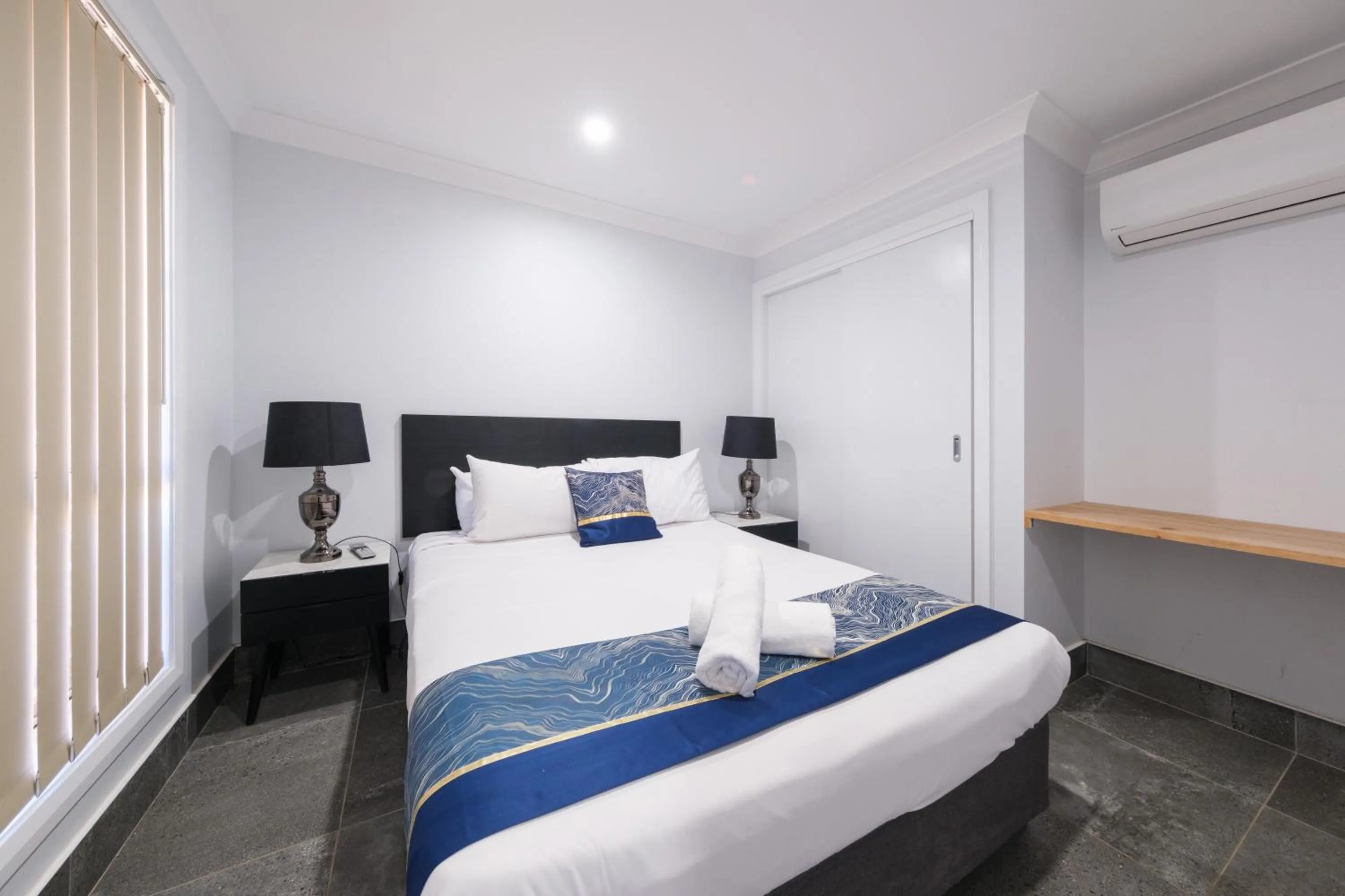 Bed in Stockmans Motel