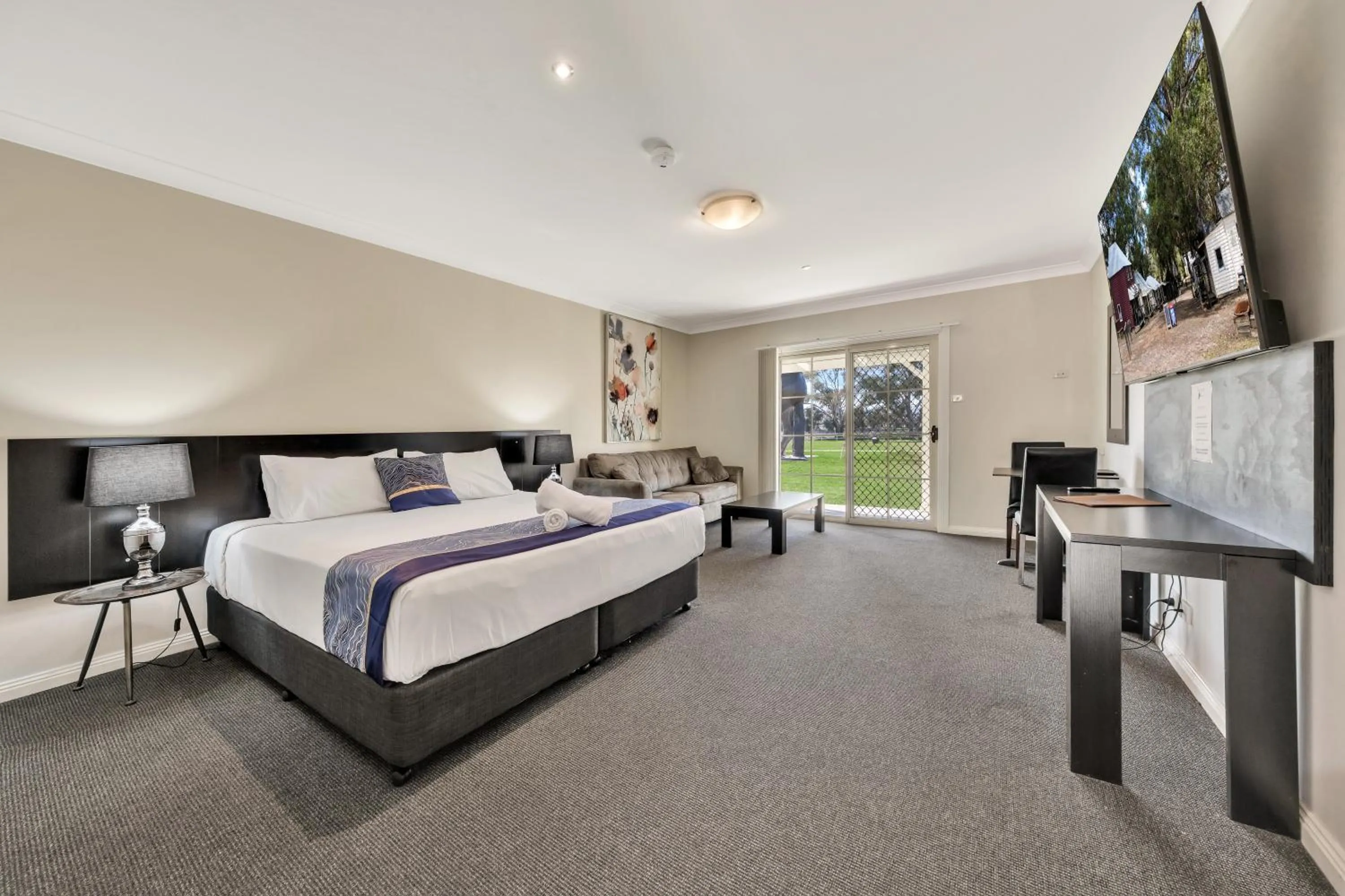 Bed in Stockmans Motel