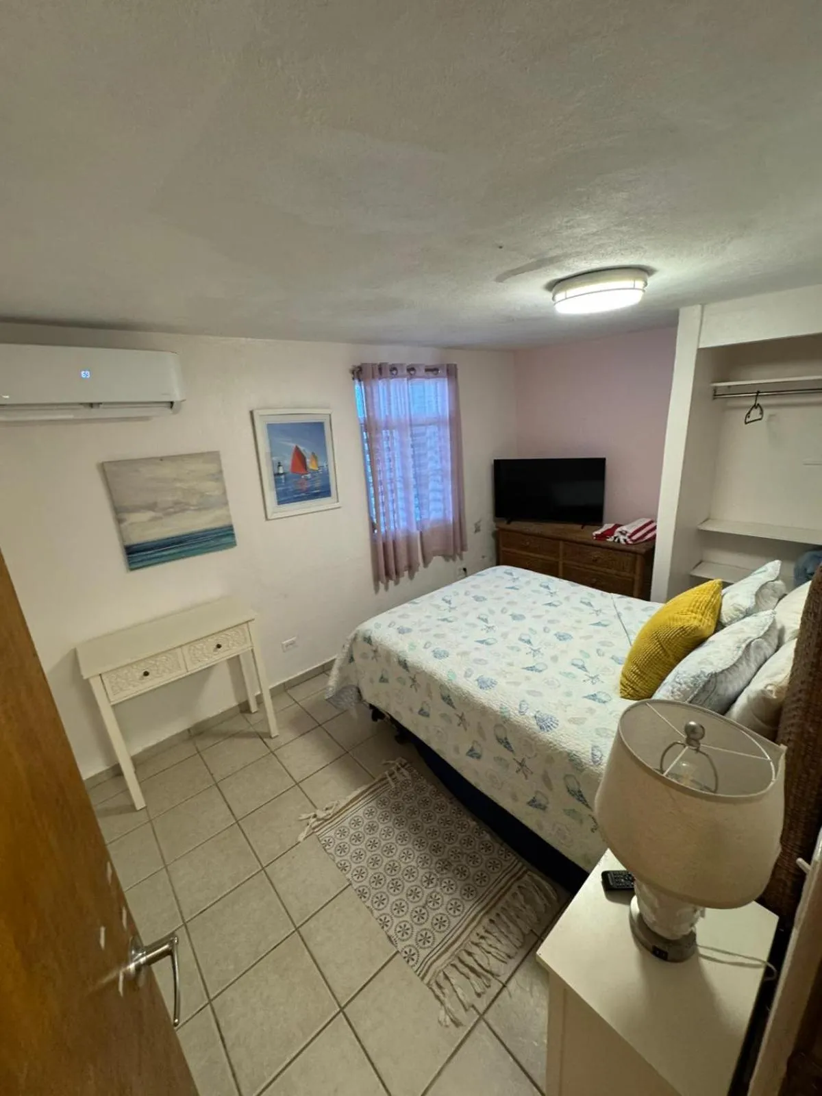 Two-Bedroom Apartment in Villa Coral Guesthouse