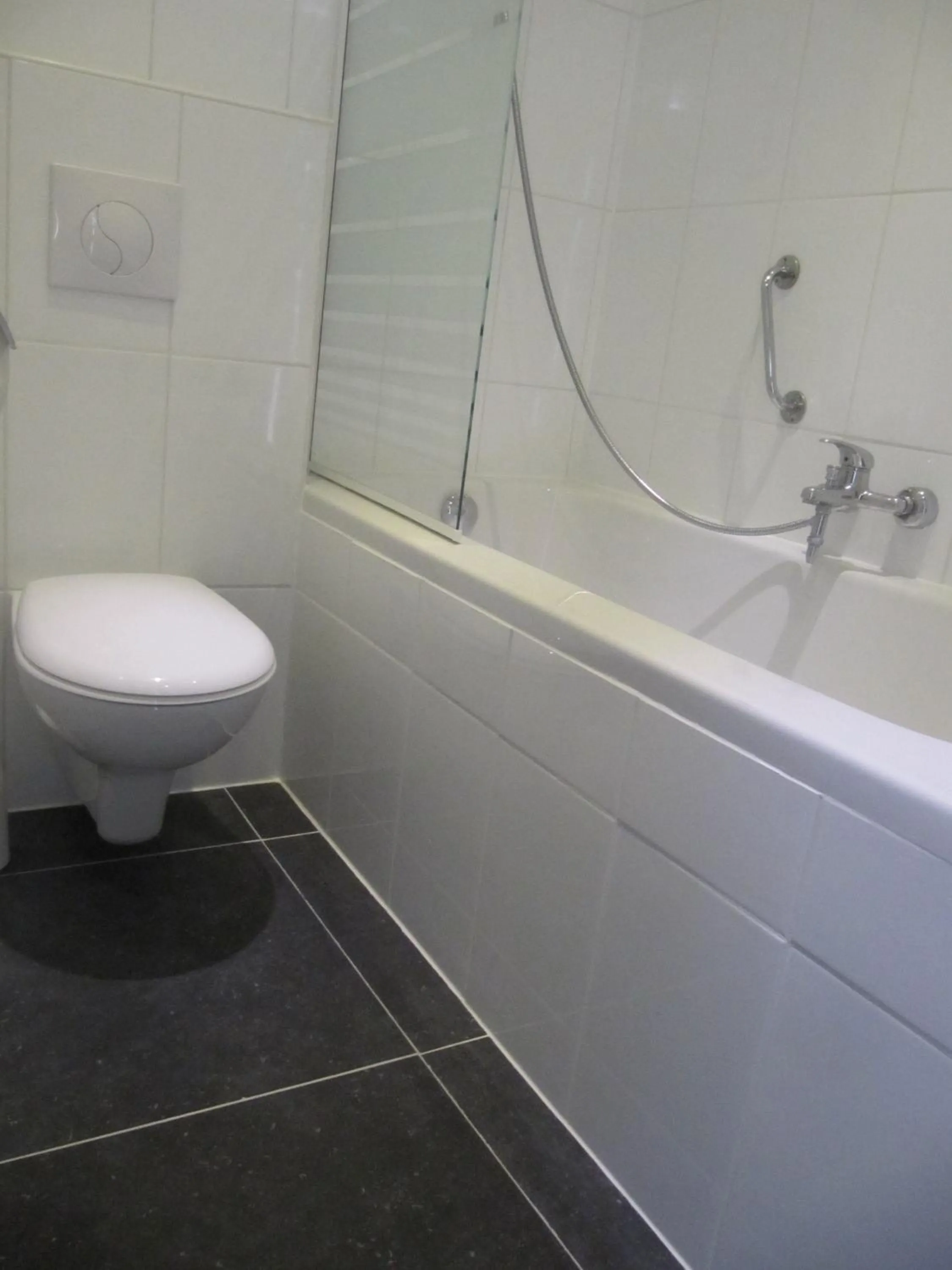 Shower in Hotel Anna
