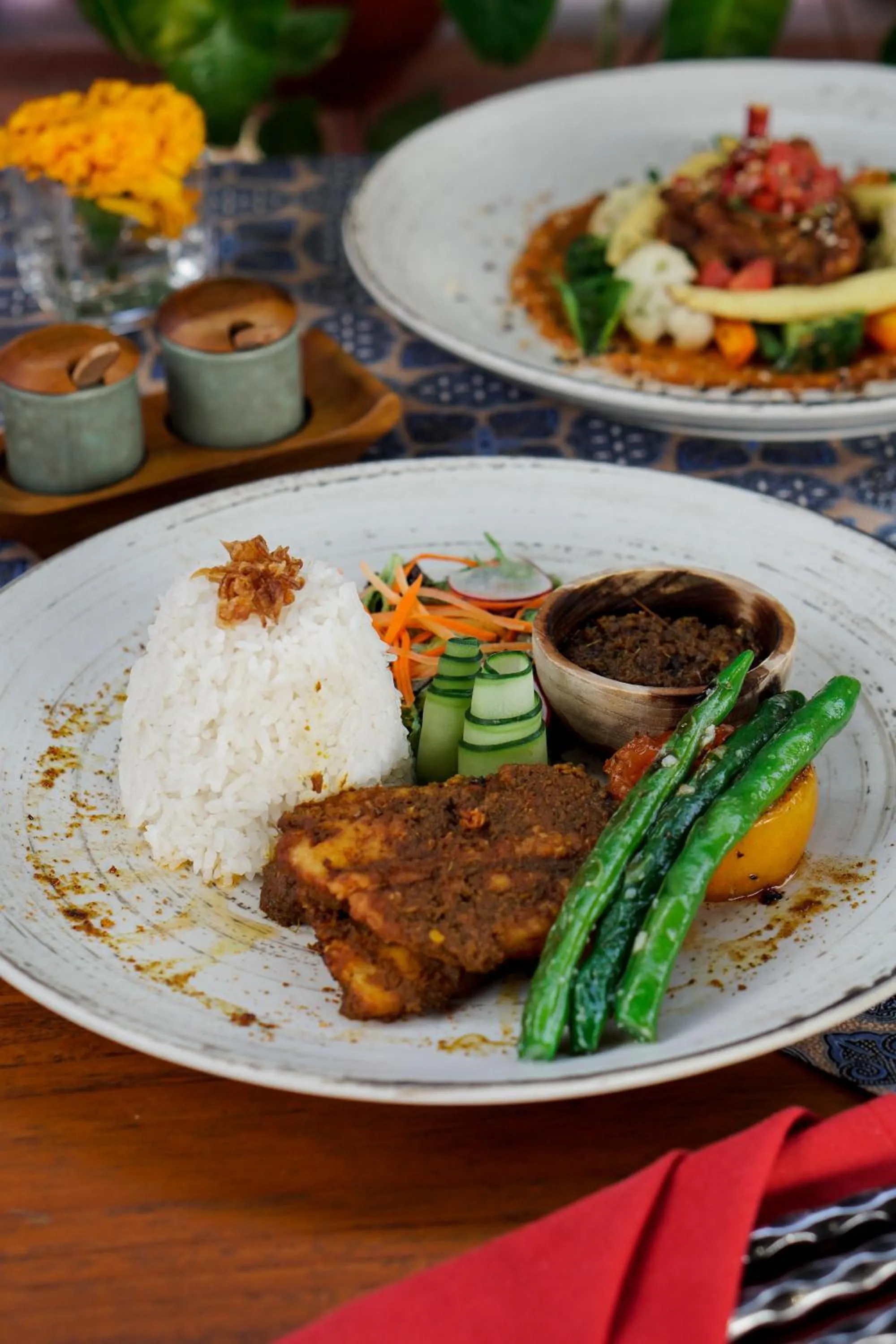 Restaurant/places to eat in Unagi Wooden Villas by Emana