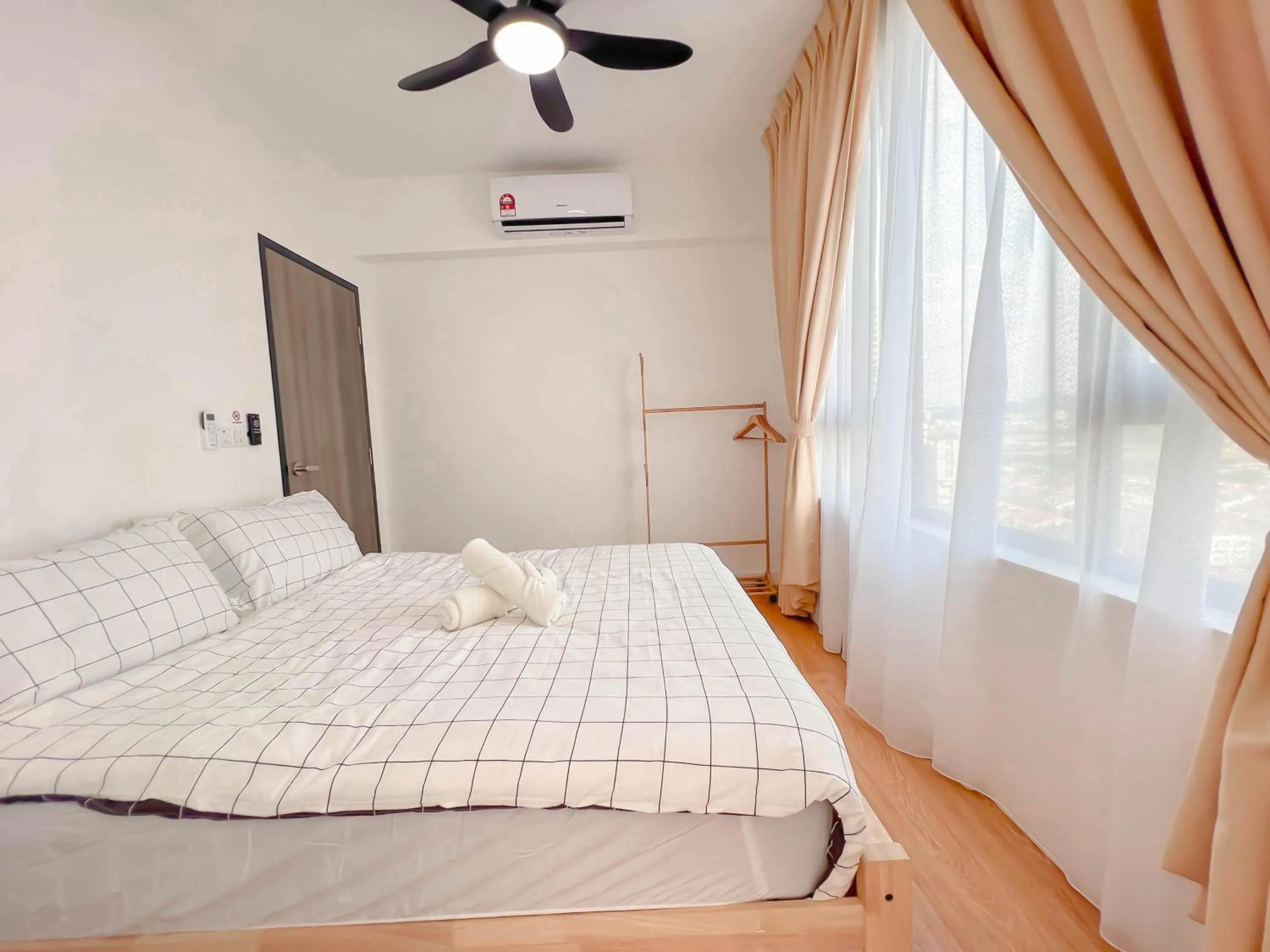 Bed in Edumetro @ Subang Jaya by Manhattan Group