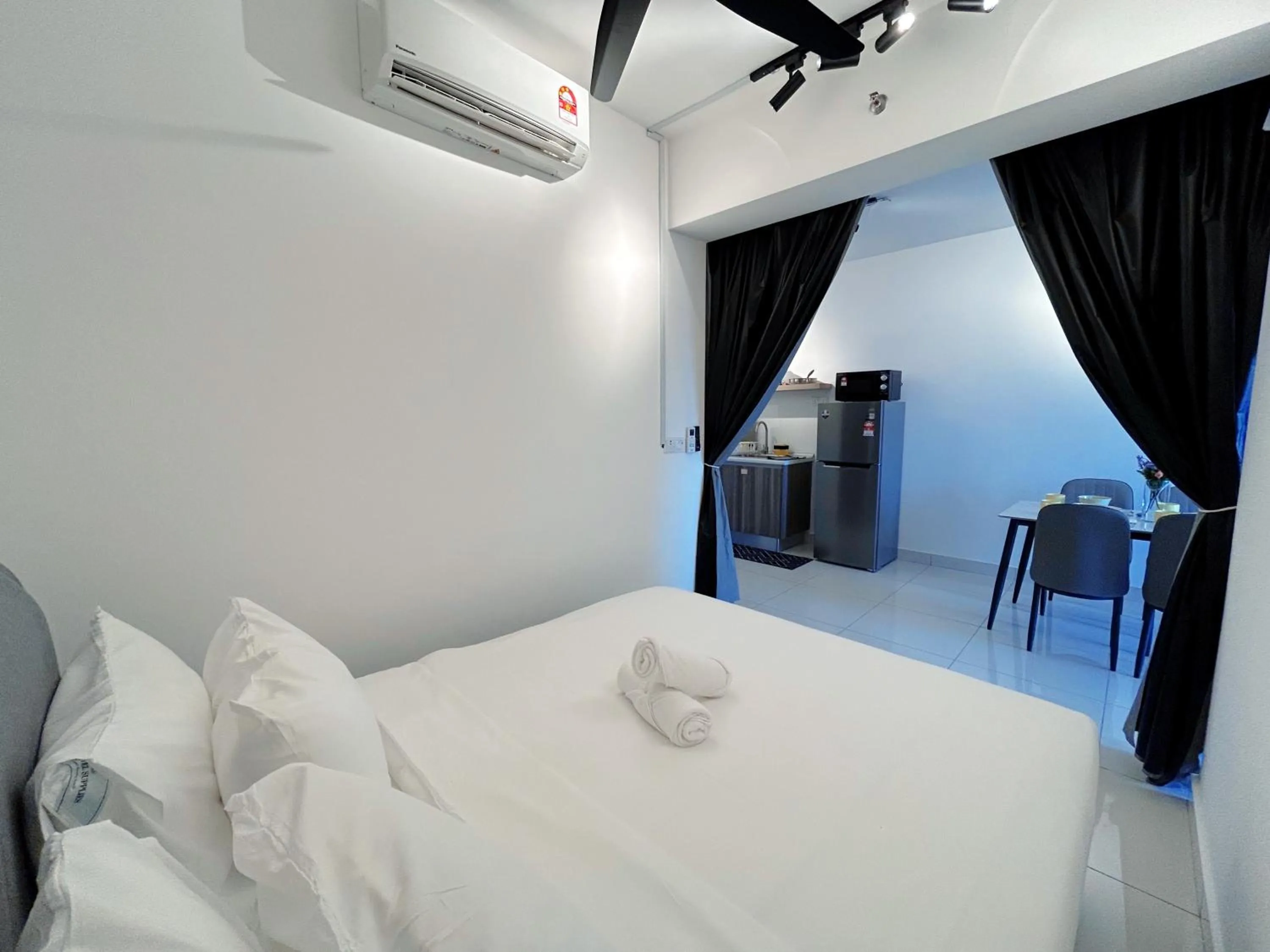 Bed in Edumetro @ Subang Jaya by Manhattan Group