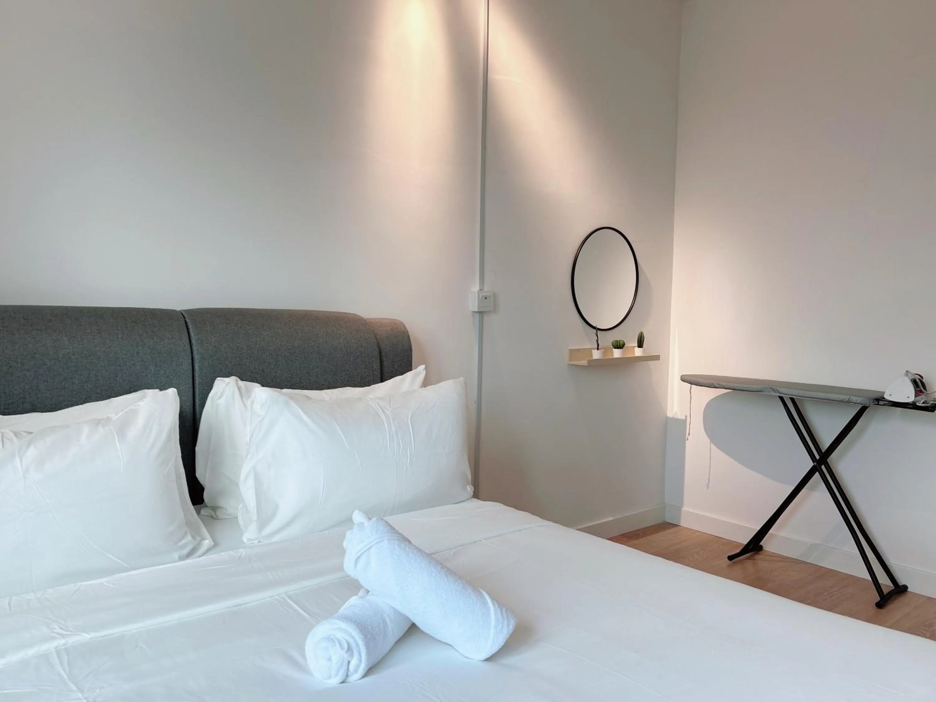 Bed in Edumetro @ Subang Jaya by Manhattan Group