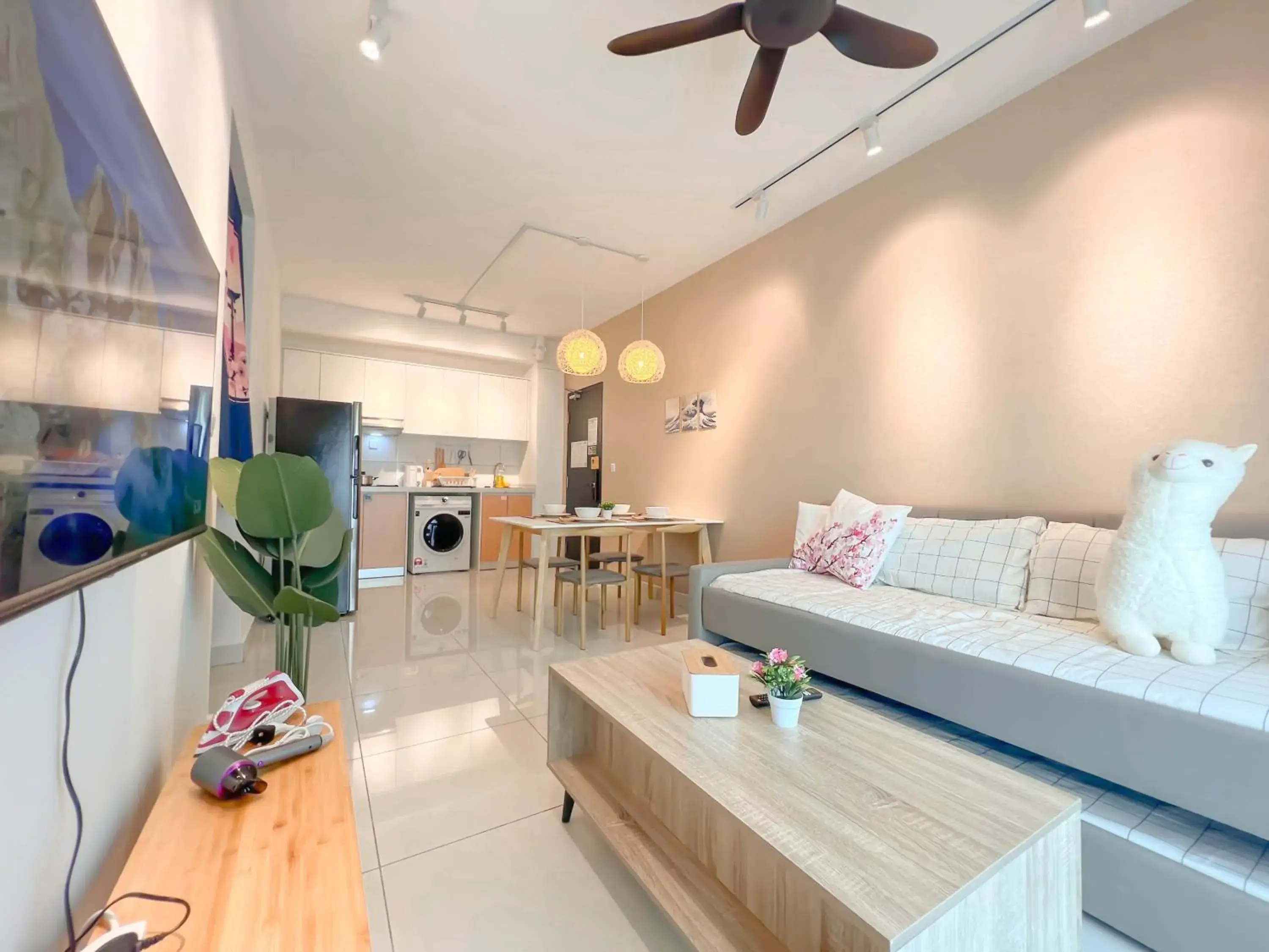 Three-Bedroom Premium Apartment in Edumetro @ Subang Jaya by Manhattan Group Three-Bedroom Premium Apartment in Edumetro @ Subang Jaya by Manhattan Group