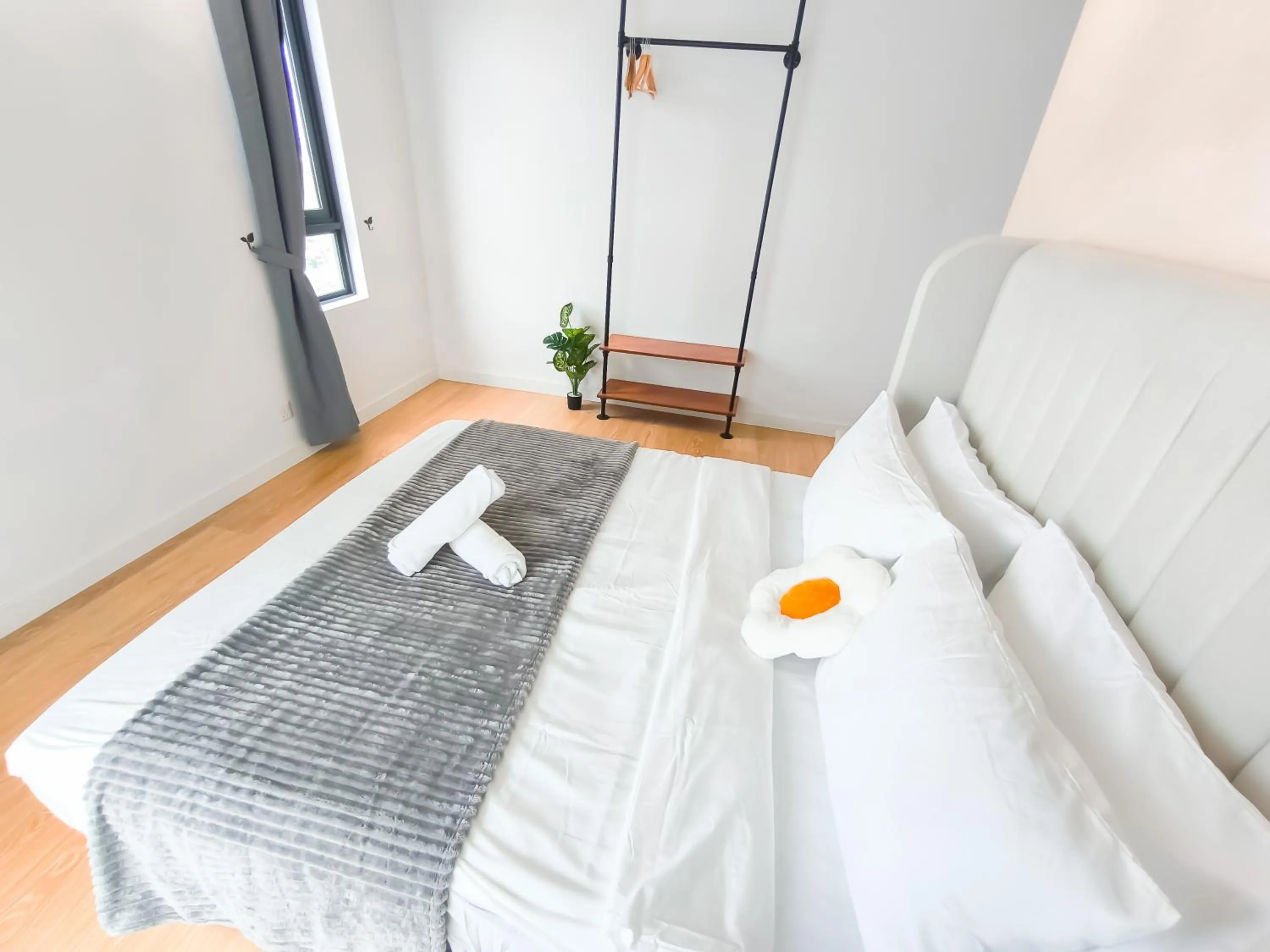 Bed in Edumetro @ Subang Jaya by Manhattan Group