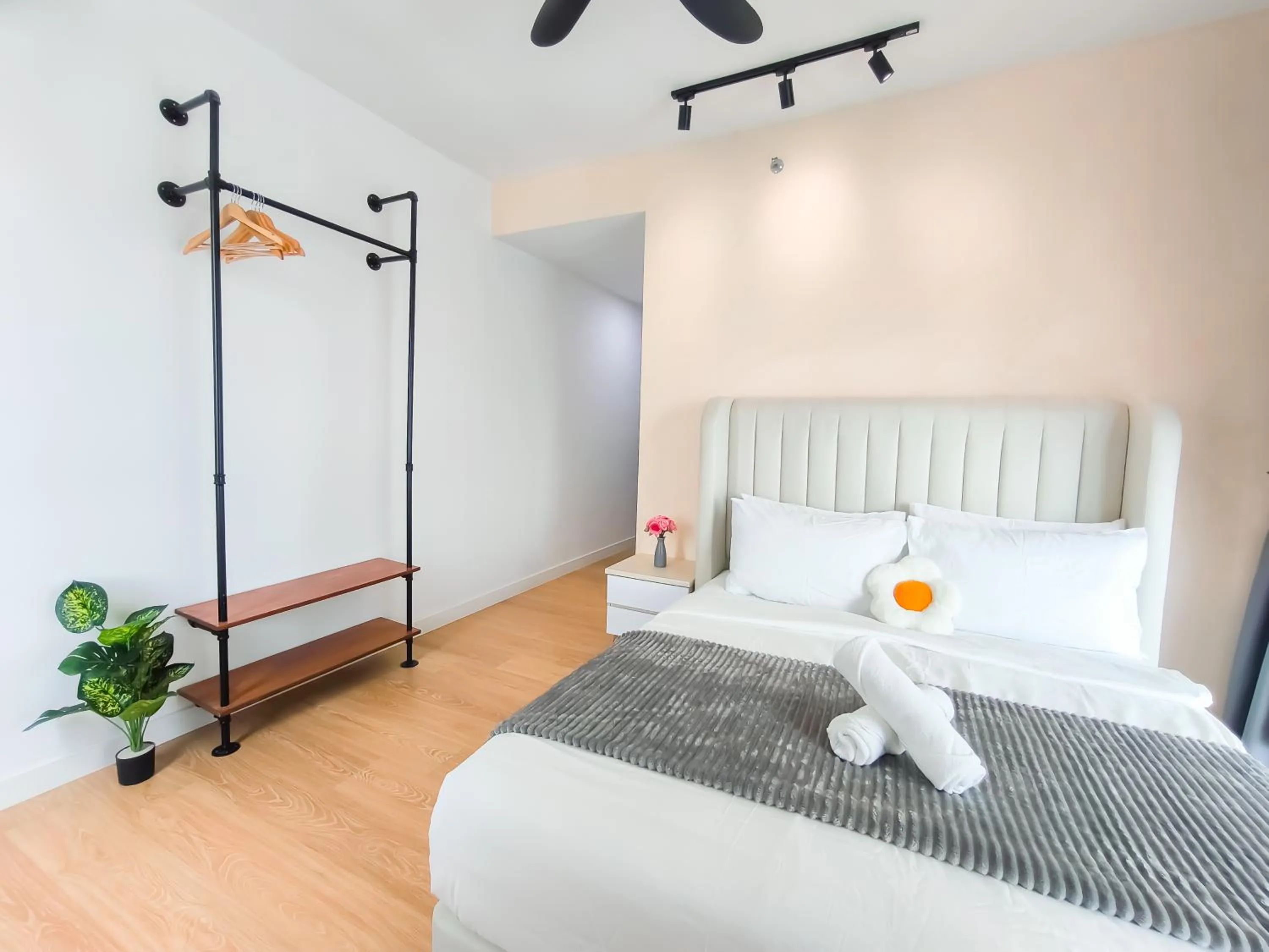 Bed in Edumetro @ Subang Jaya by Manhattan Group