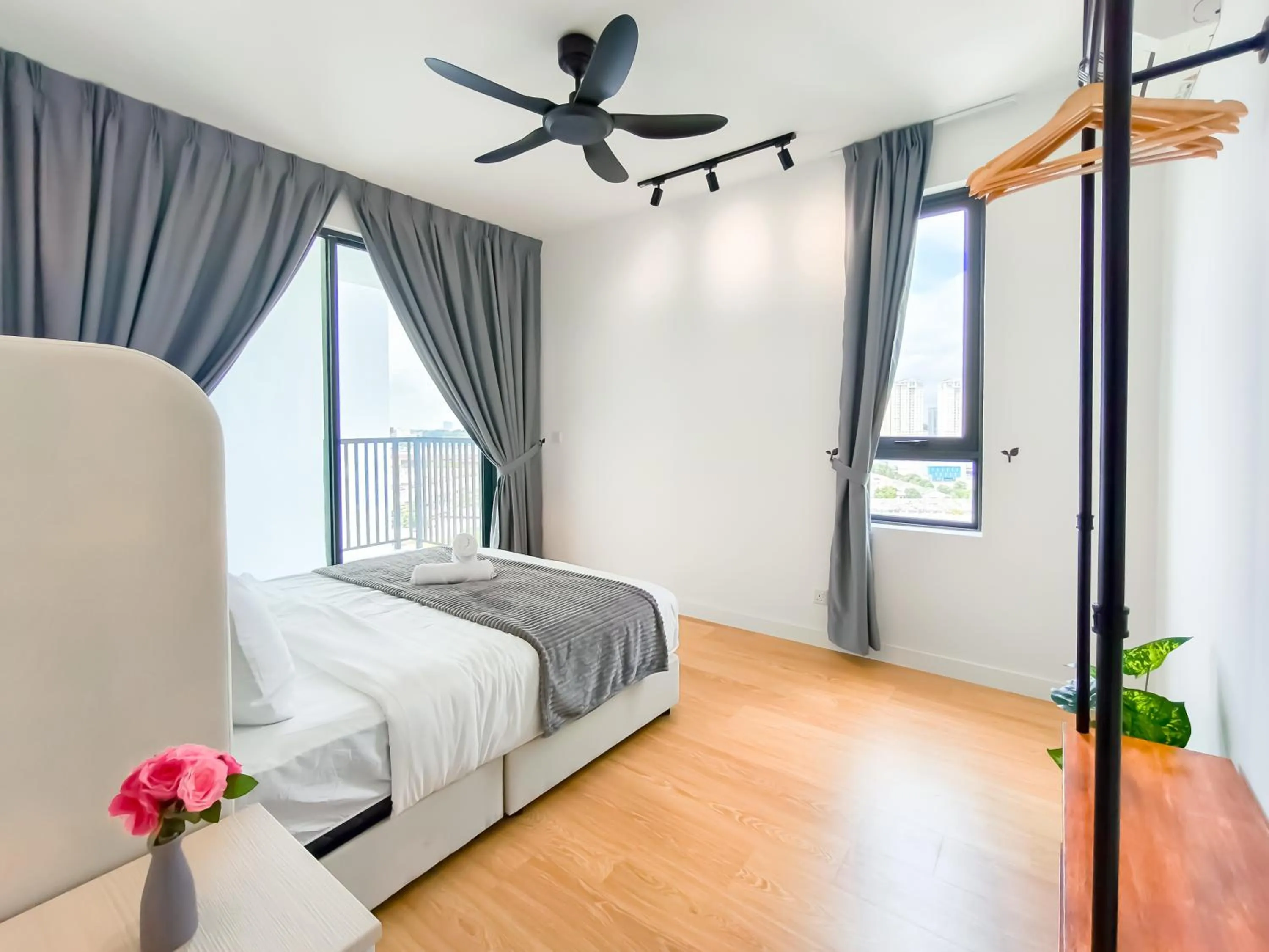 Bed in Edumetro @ Subang Jaya by Manhattan Group