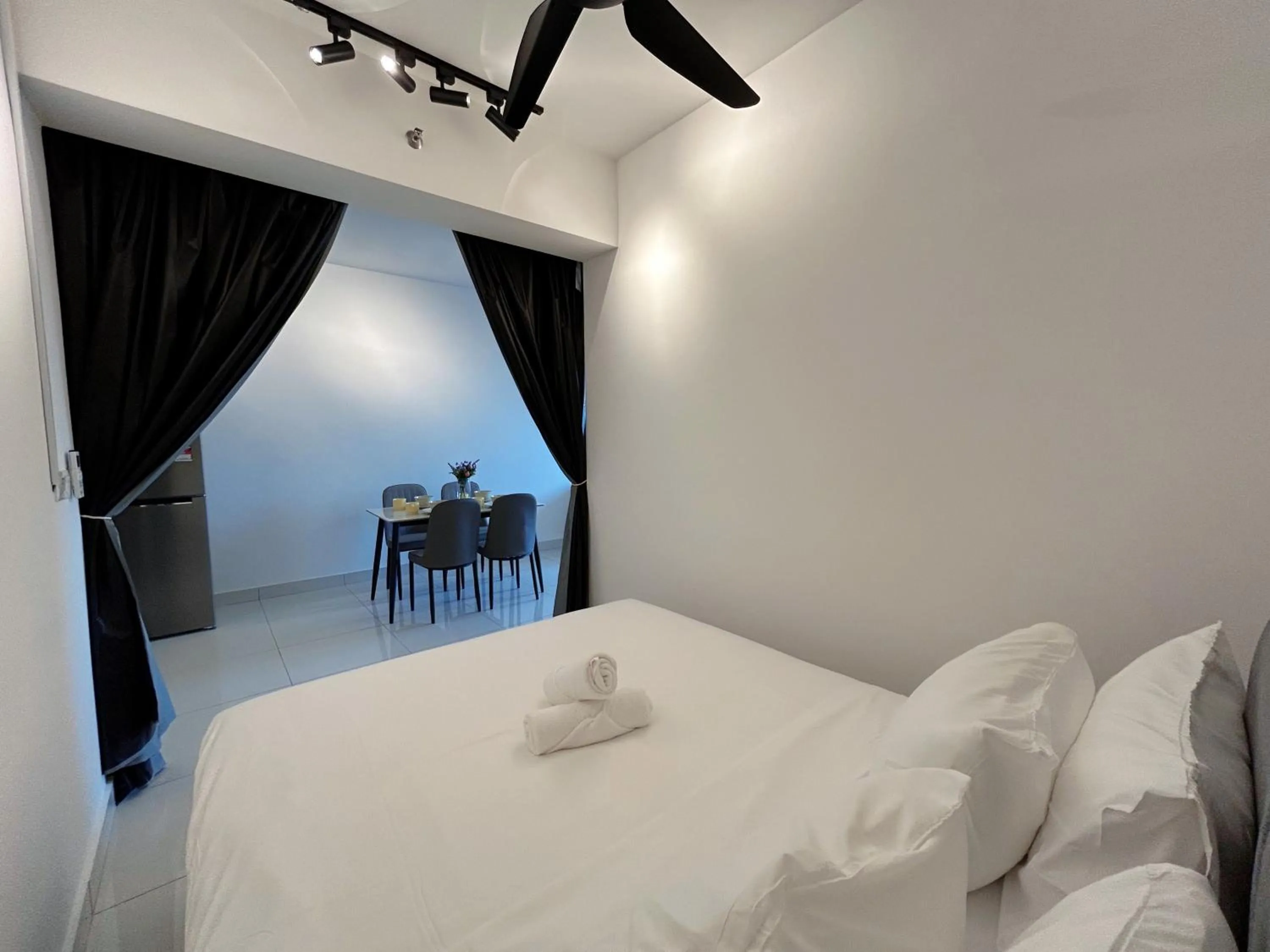 Bed in Edumetro @ Subang Jaya by Manhattan Group