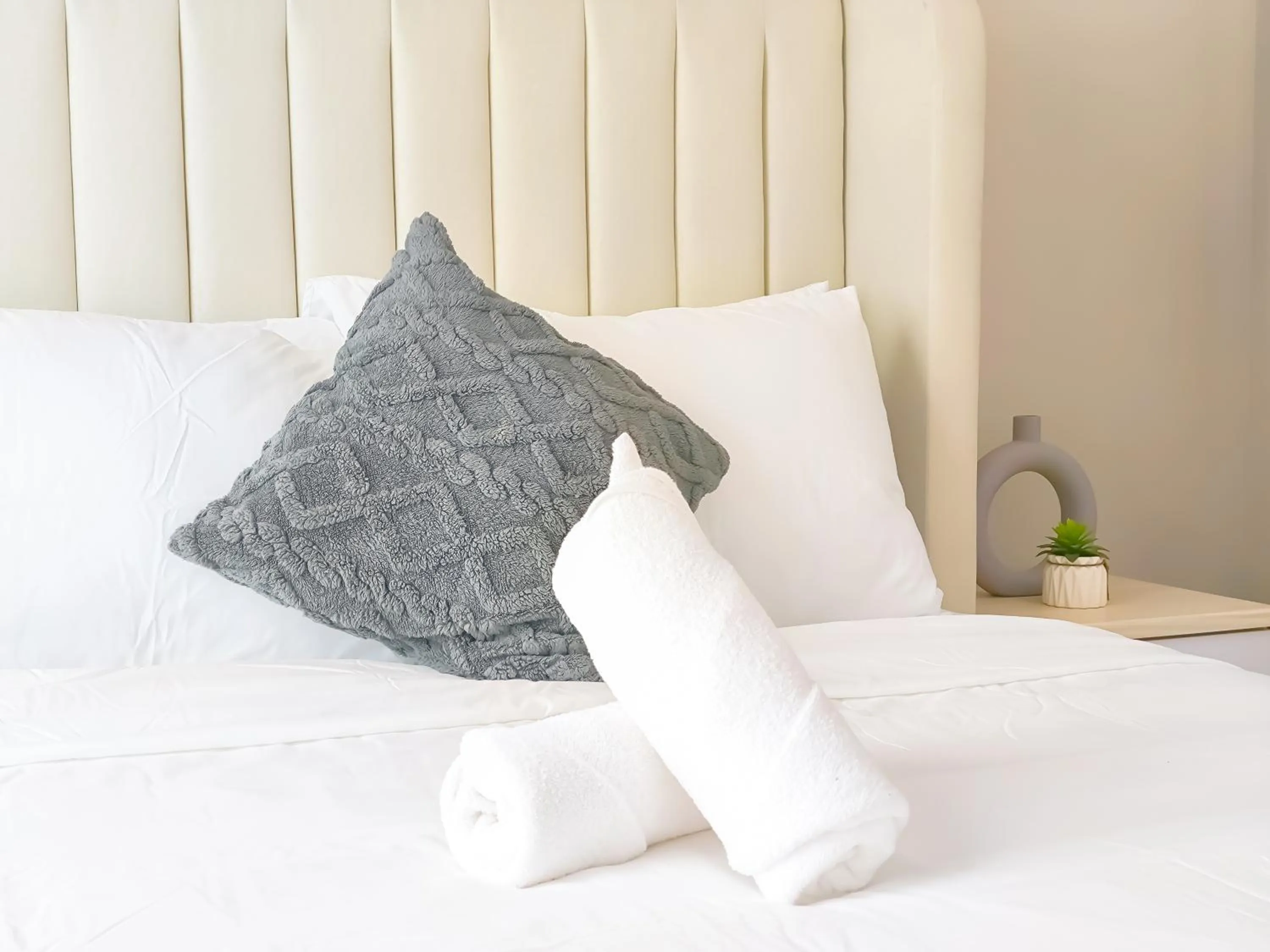 Bed in Edumetro @ Subang Jaya by Manhattan Group