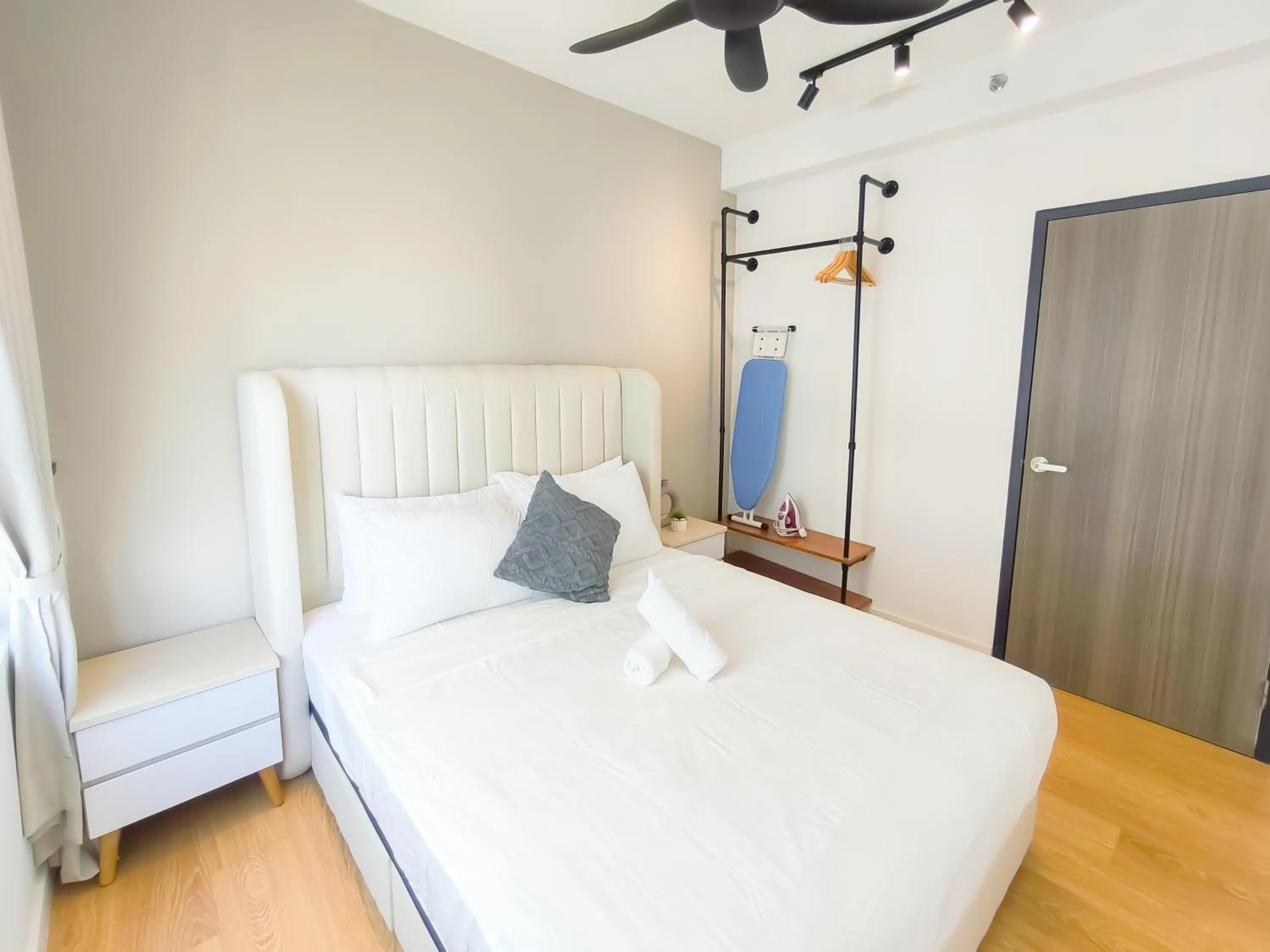 Bed in Edumetro @ Subang Jaya by Manhattan Group