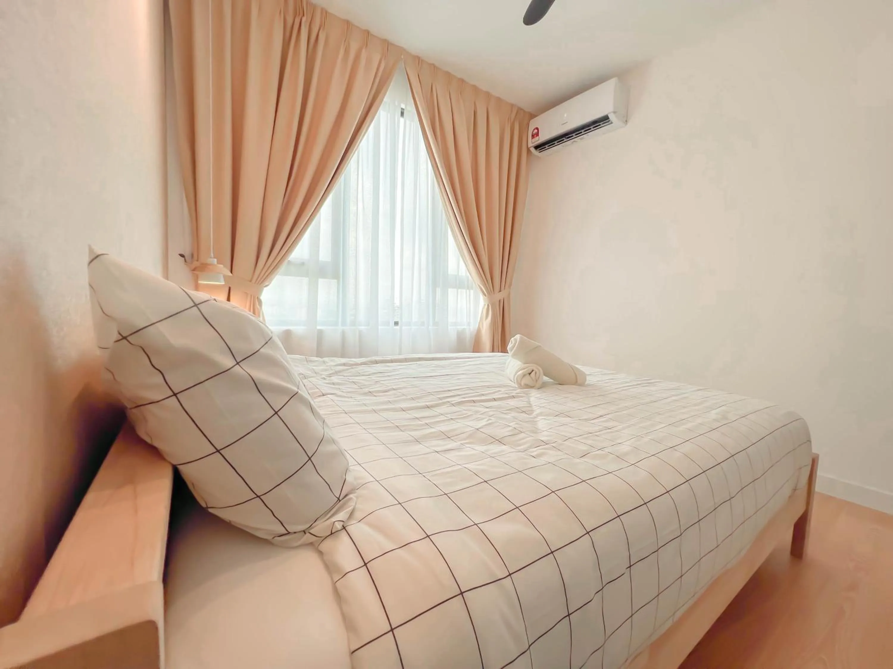 Bed in Edumetro @ Subang Jaya by Manhattan Group