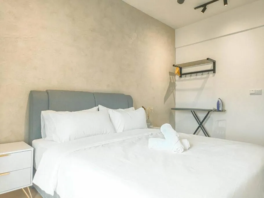 Bed in Edumetro @ Subang Jaya by Manhattan Group