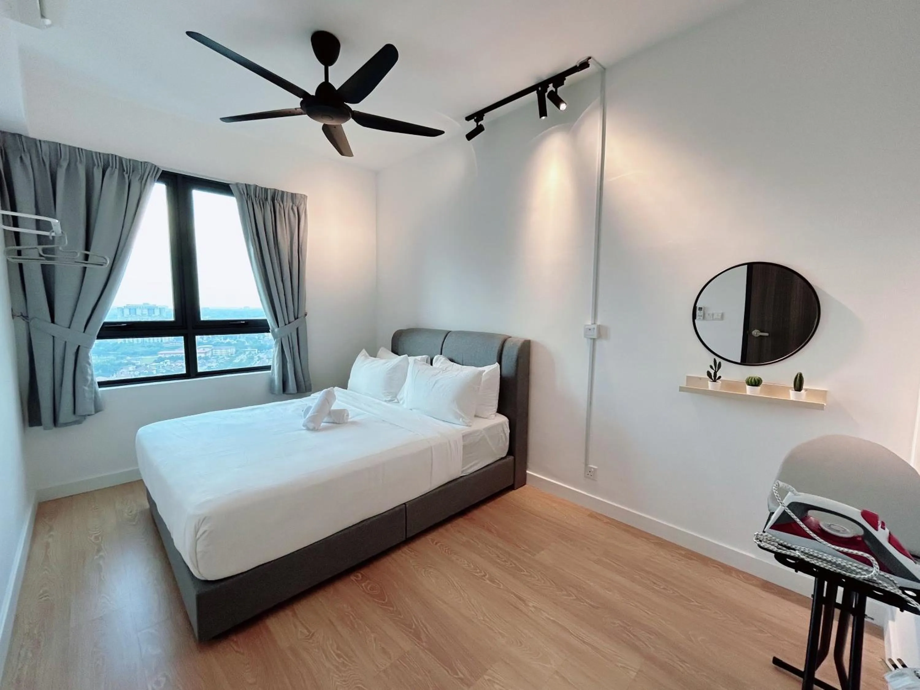 Bed in Edumetro @ Subang Jaya by Manhattan Group