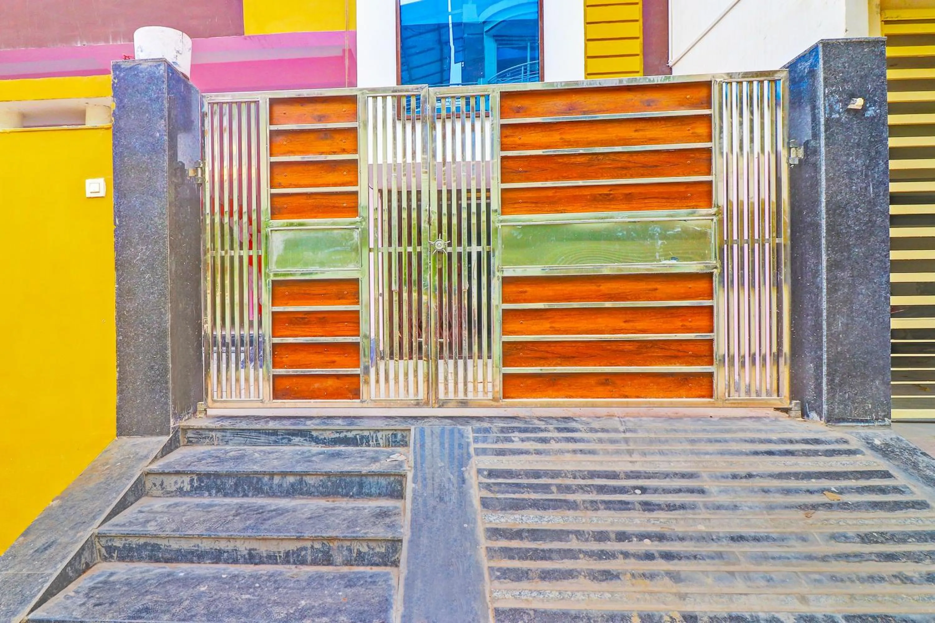 Facade/entrance in Hotel O Heaven Inn