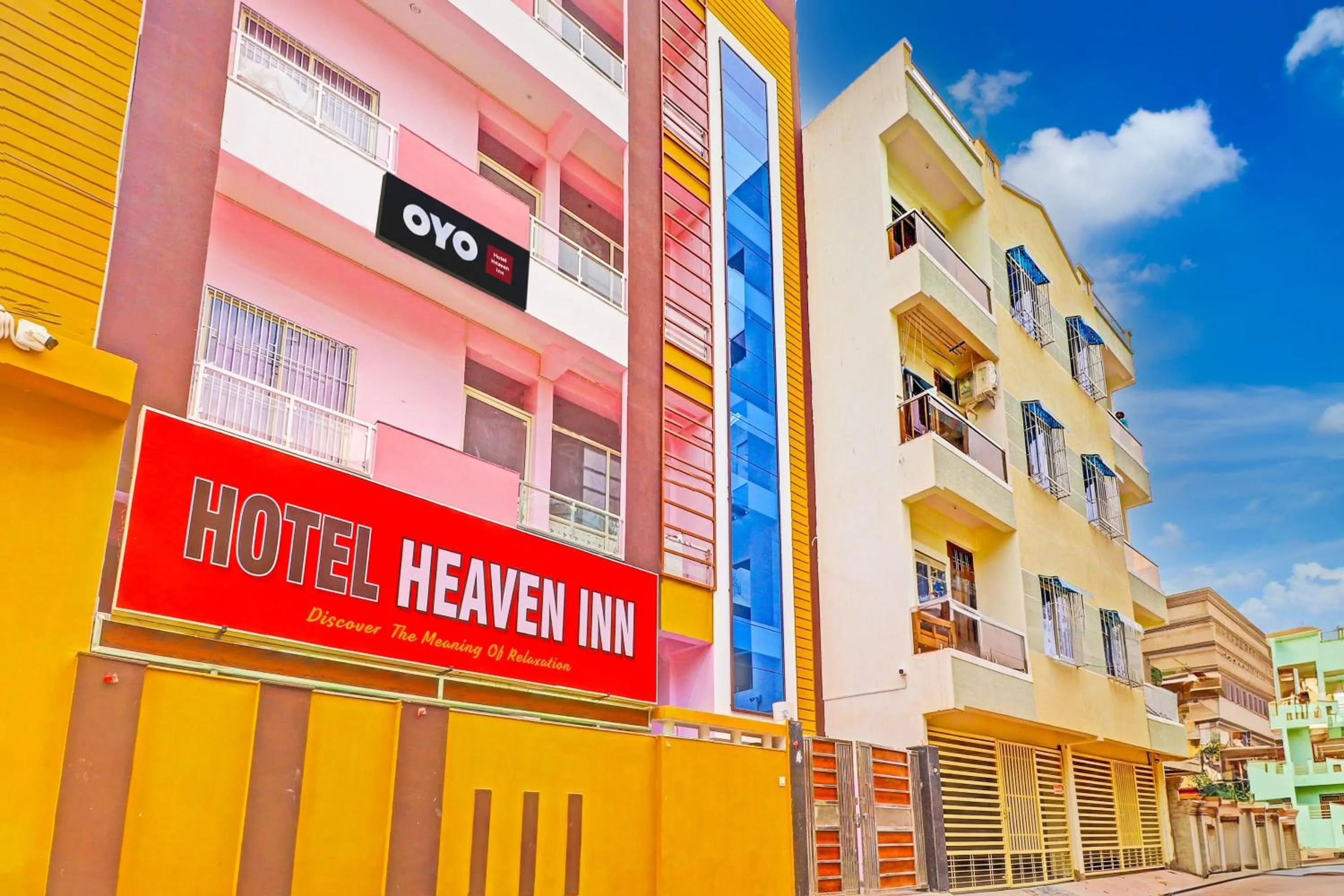 Facade/entrance in Hotel O Heaven Inn