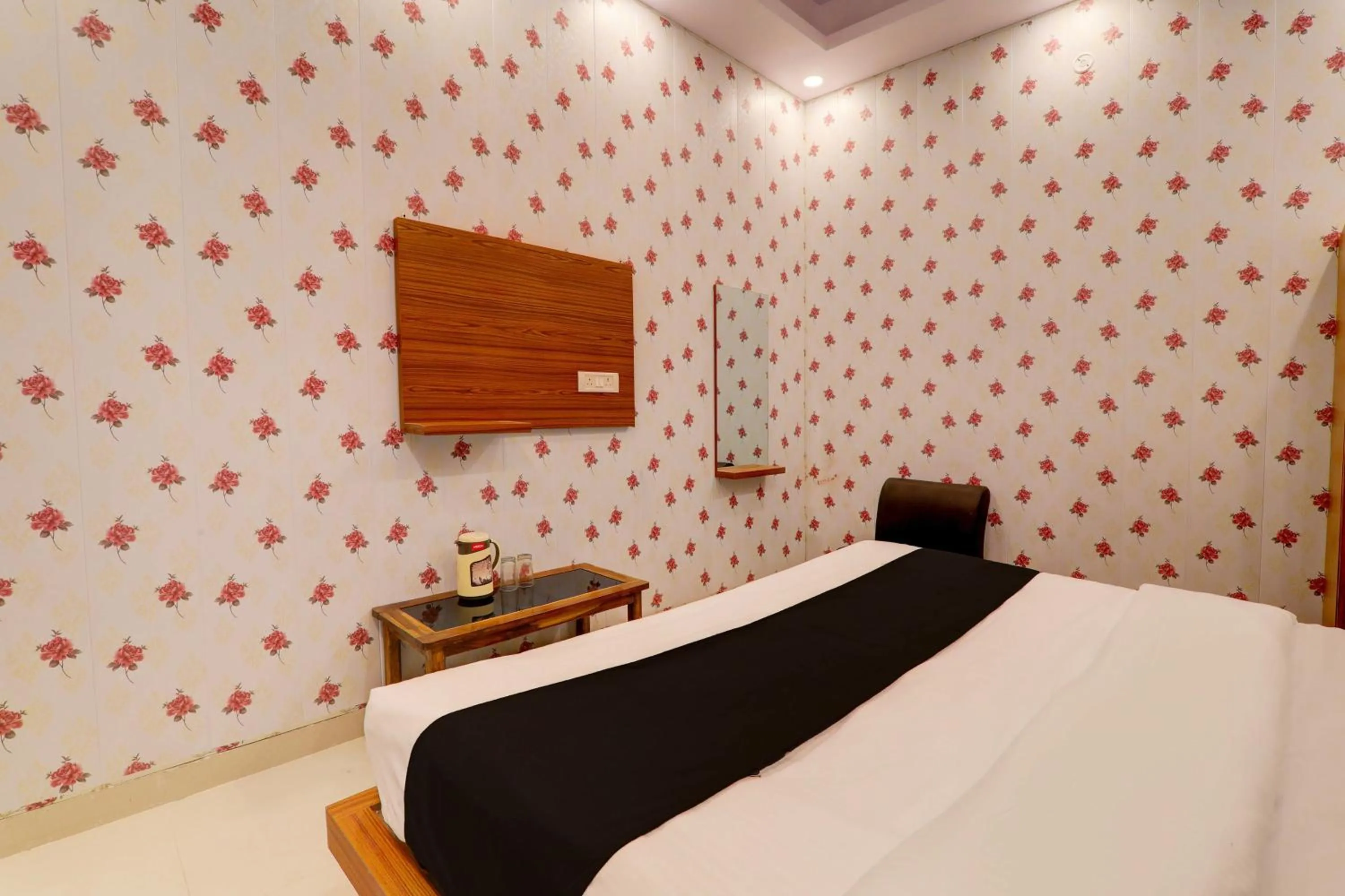 Bedroom, Bed in Hotel O Shobhika Inn