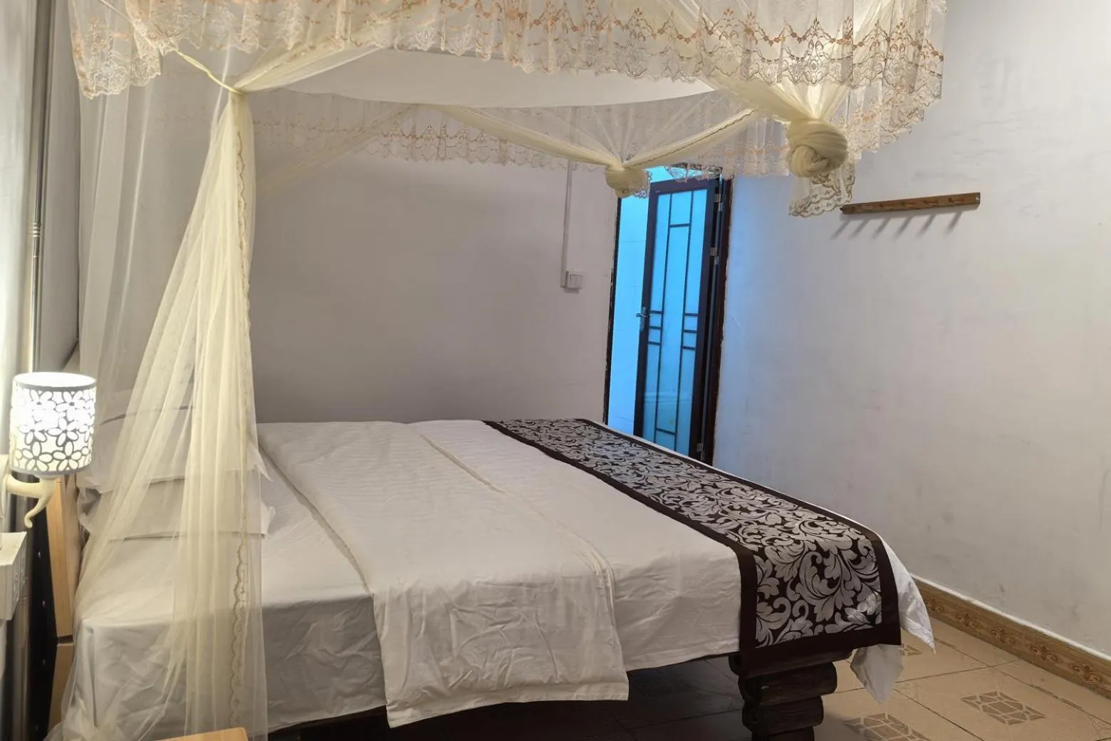 Bed in Yangshuo Loong Old House