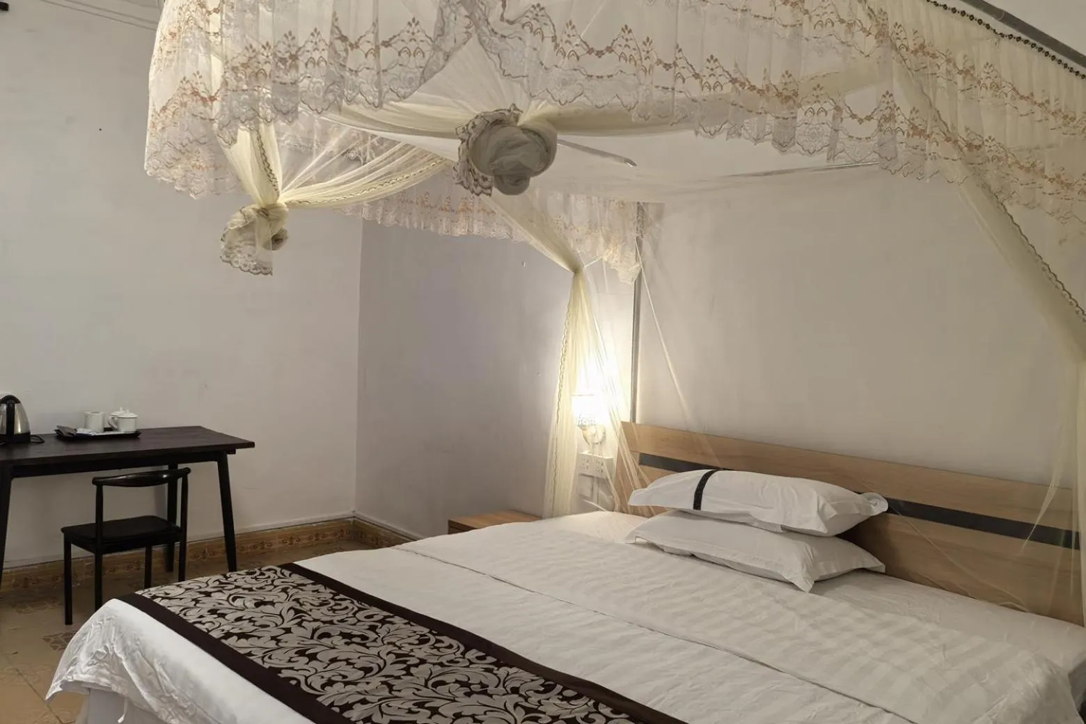 Bed in Yangshuo Loong Old House