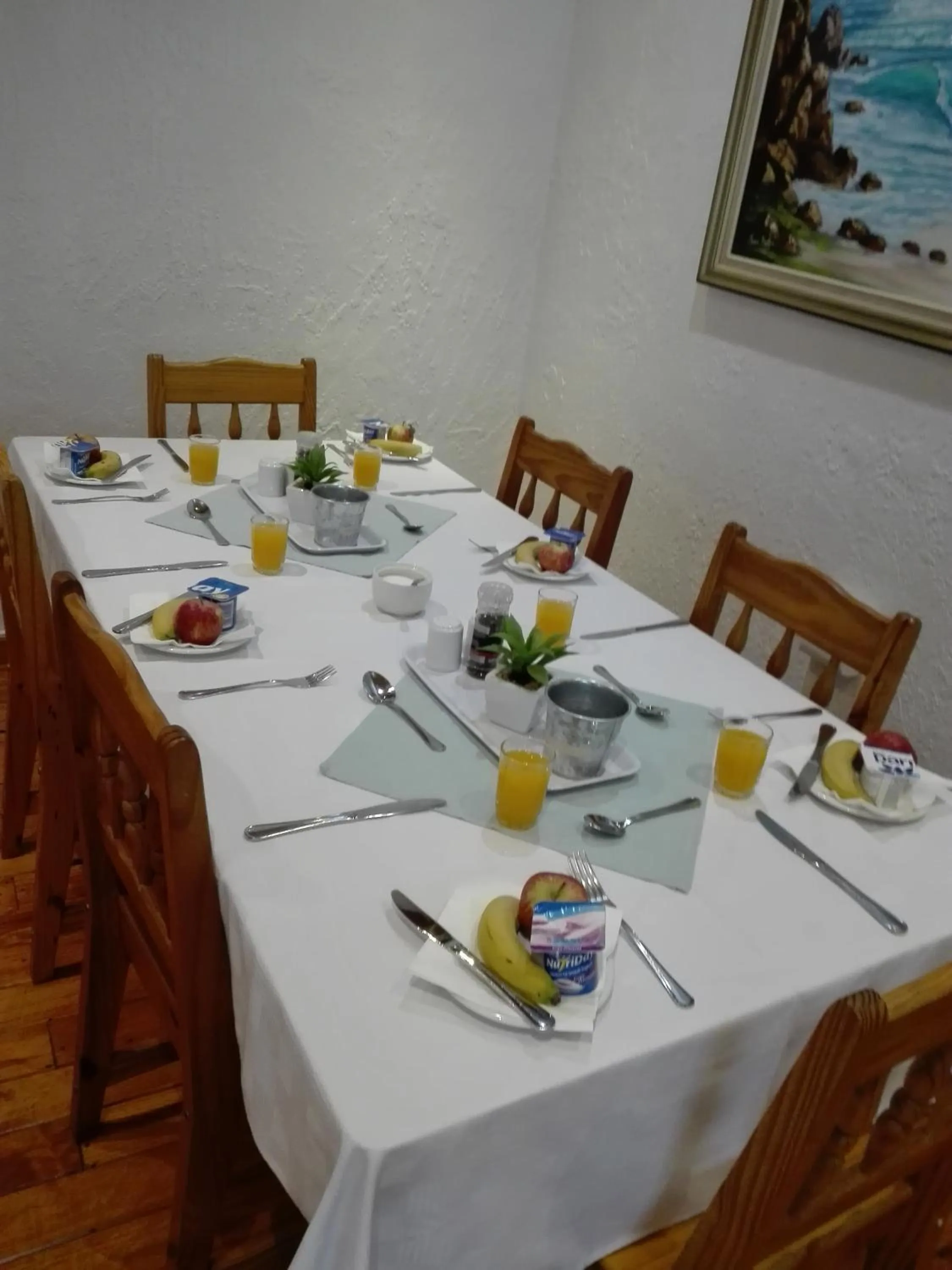 Restaurant/places to eat in Pennylane Guest House