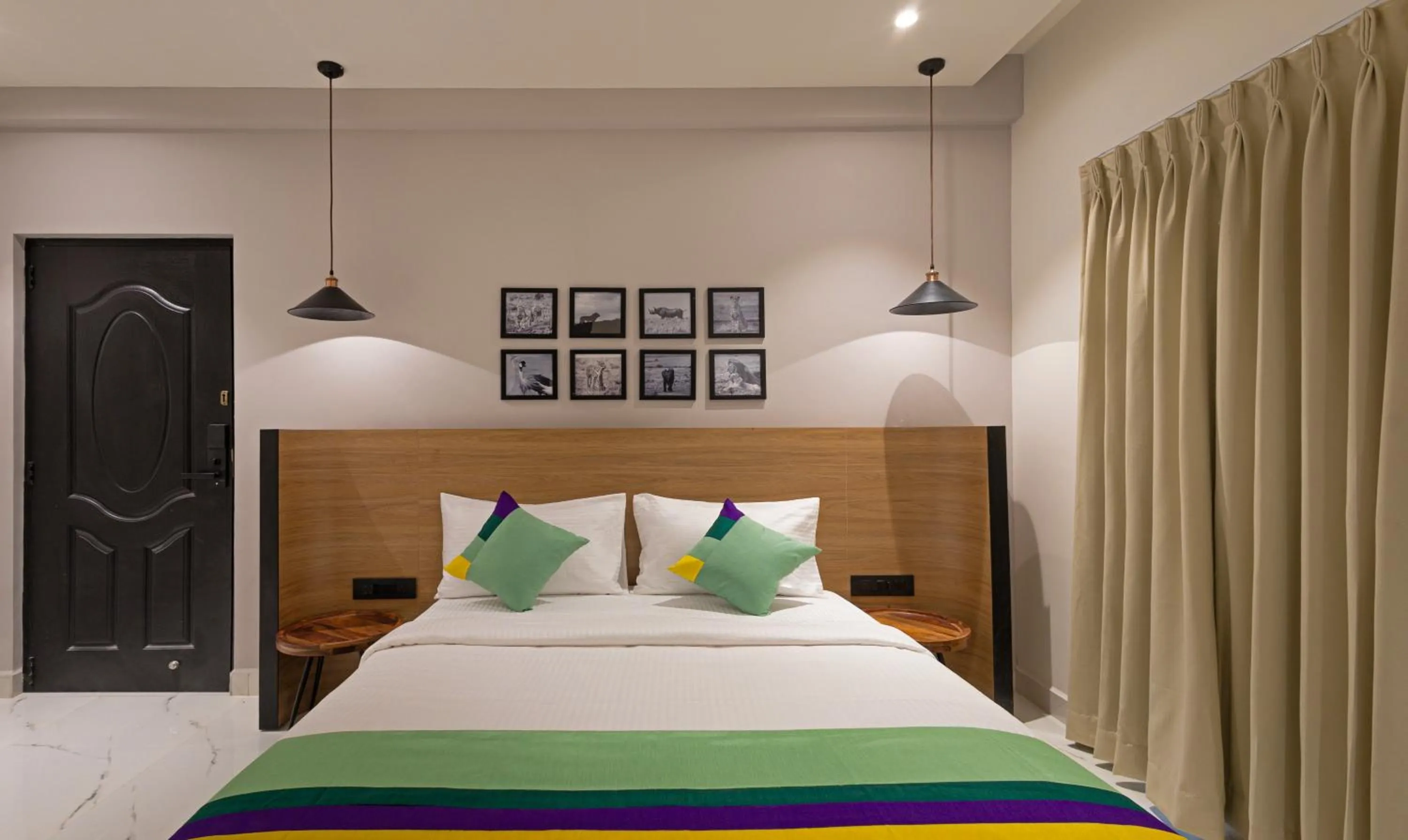 Bedroom, Bed in Treebo Premium Vapr Ashok Nagar