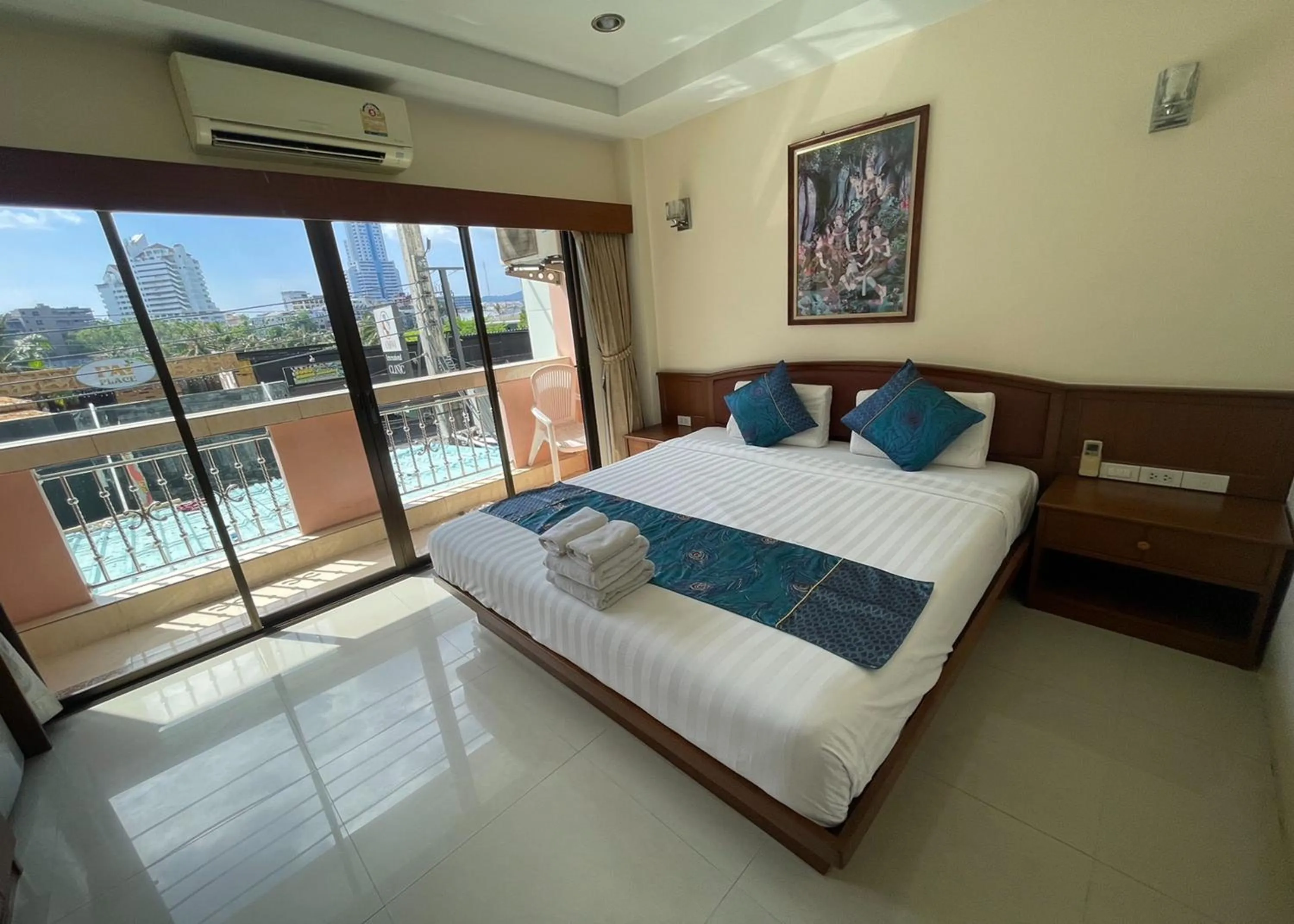 Bed in One World One Home Patong 1