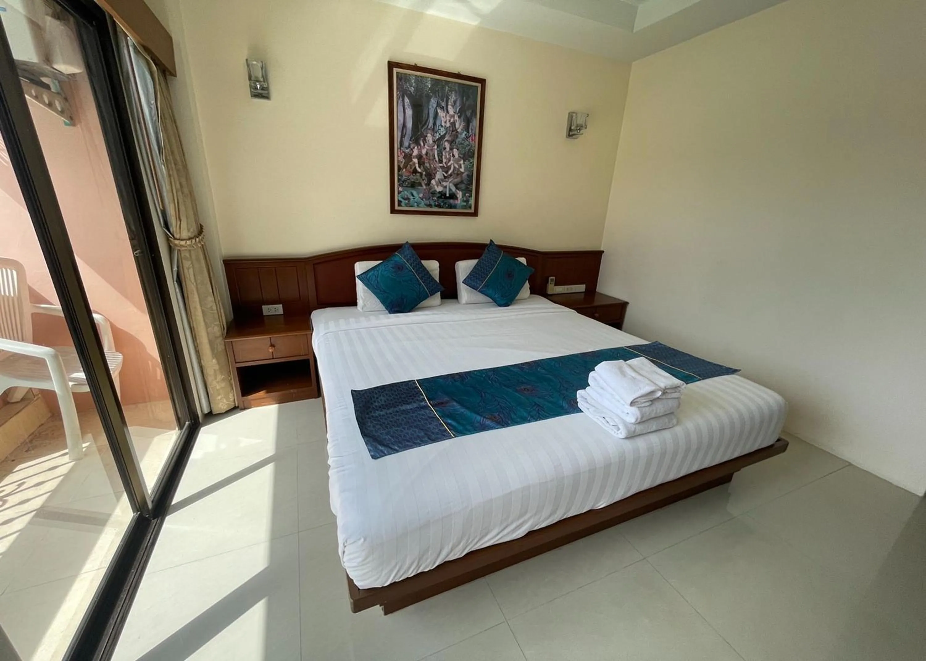 Bed in One World One Home Patong 1