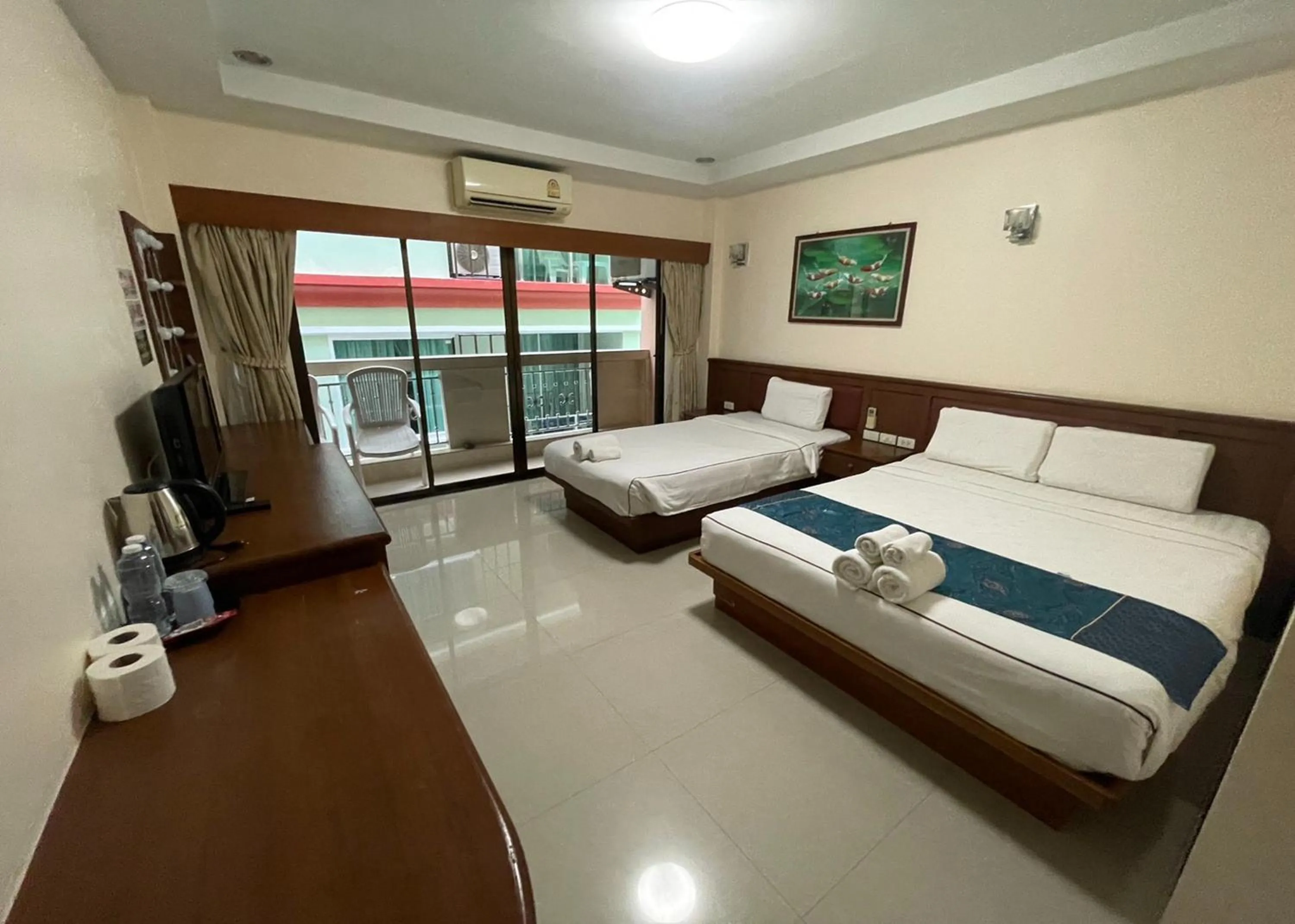 Photo of the whole room in One World One Home Patong 1
