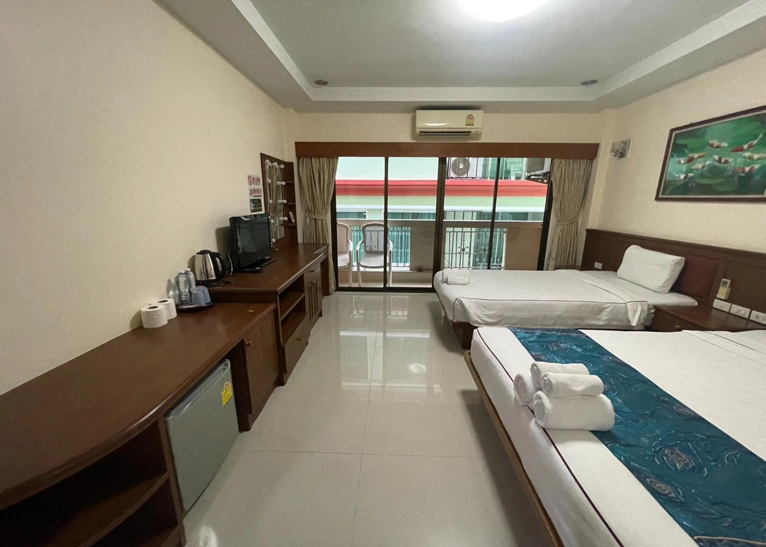 Photo of the whole room in One World One Home Patong 1