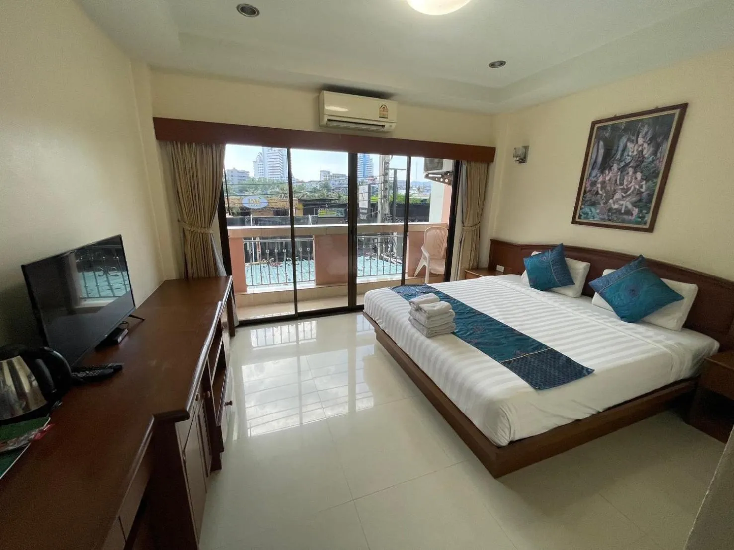 Bed in One World One Home Patong 1