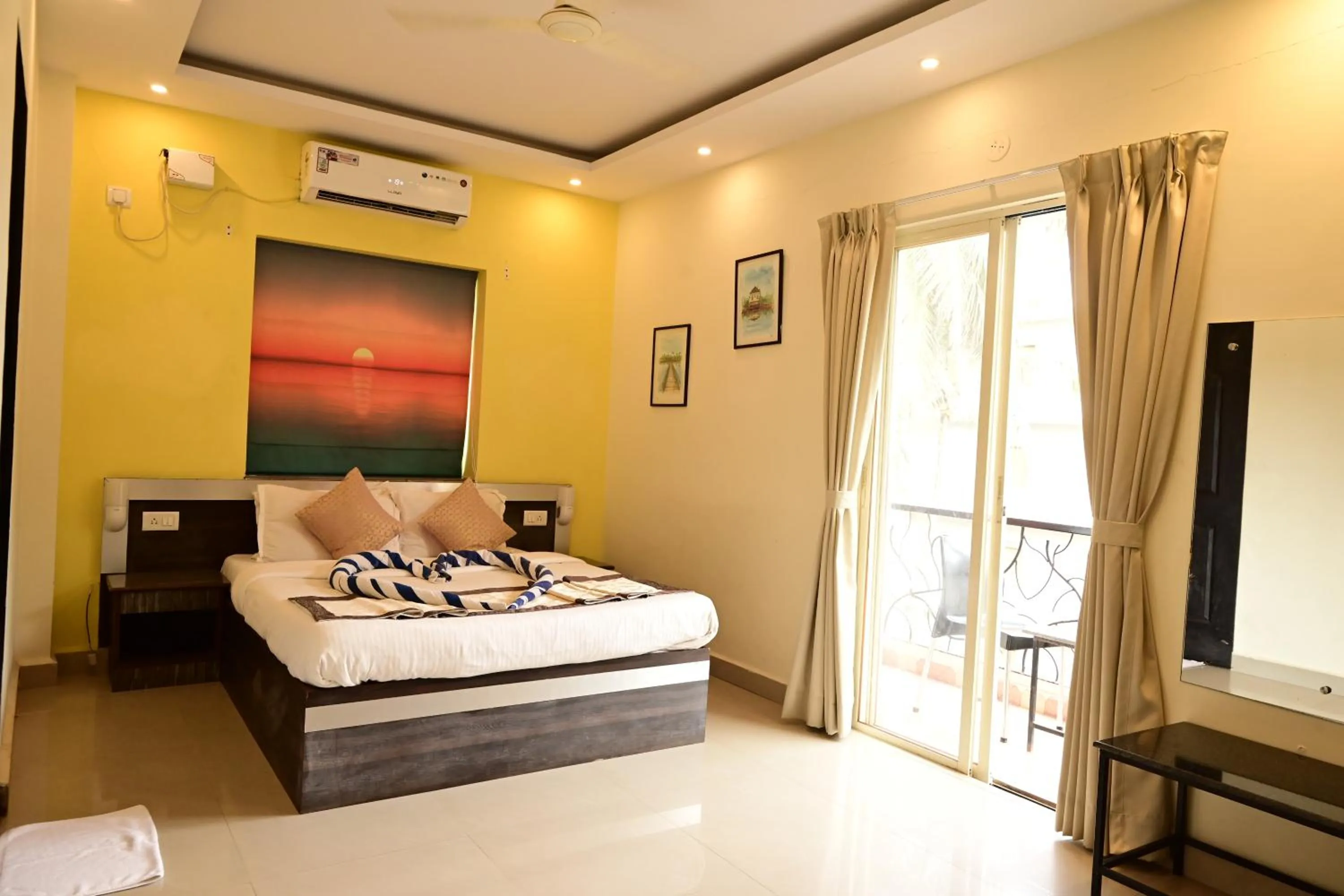Bed in Daksh Elite Candolim, Goa