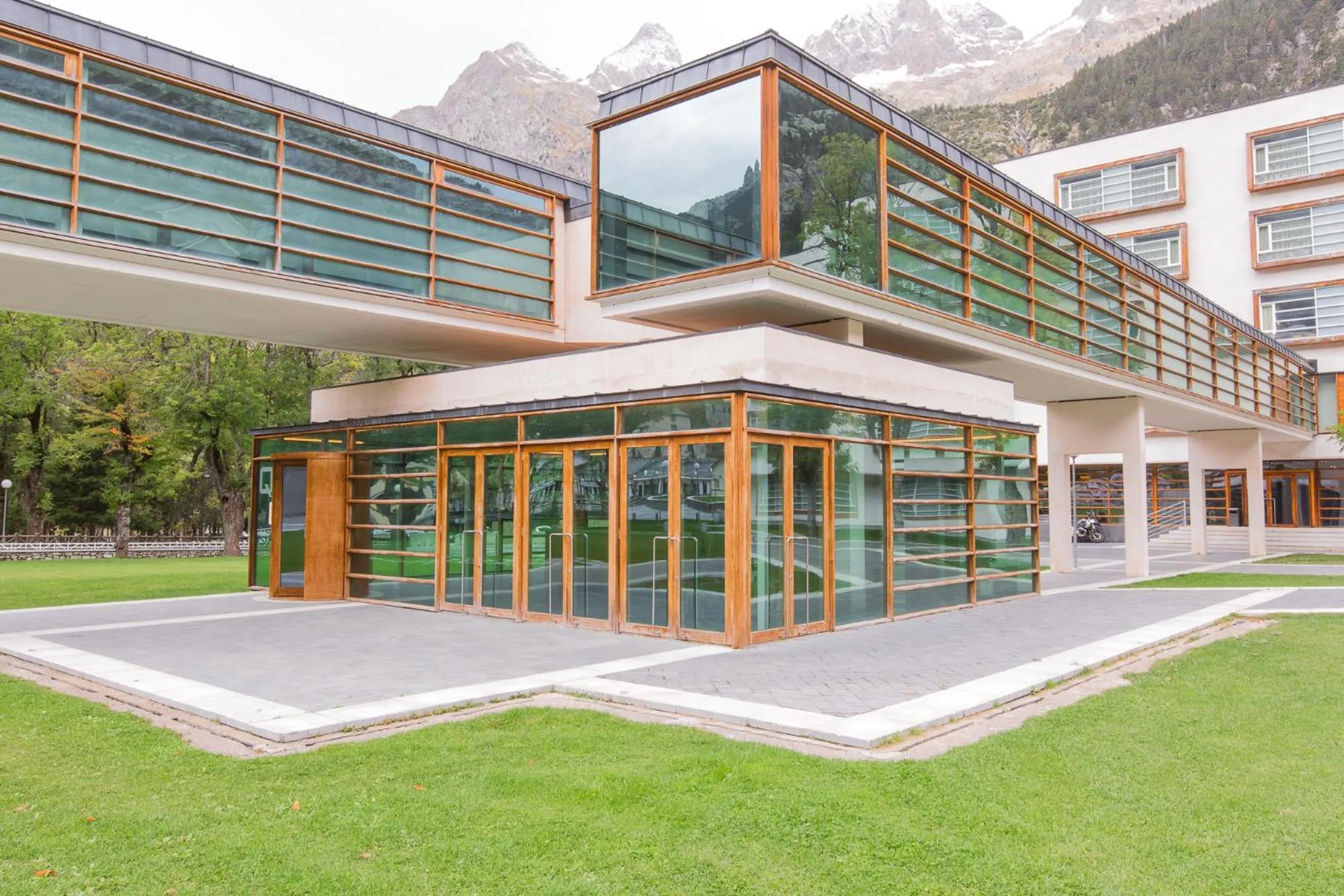 Property building in Hotel Continental Balneario de Panticosa