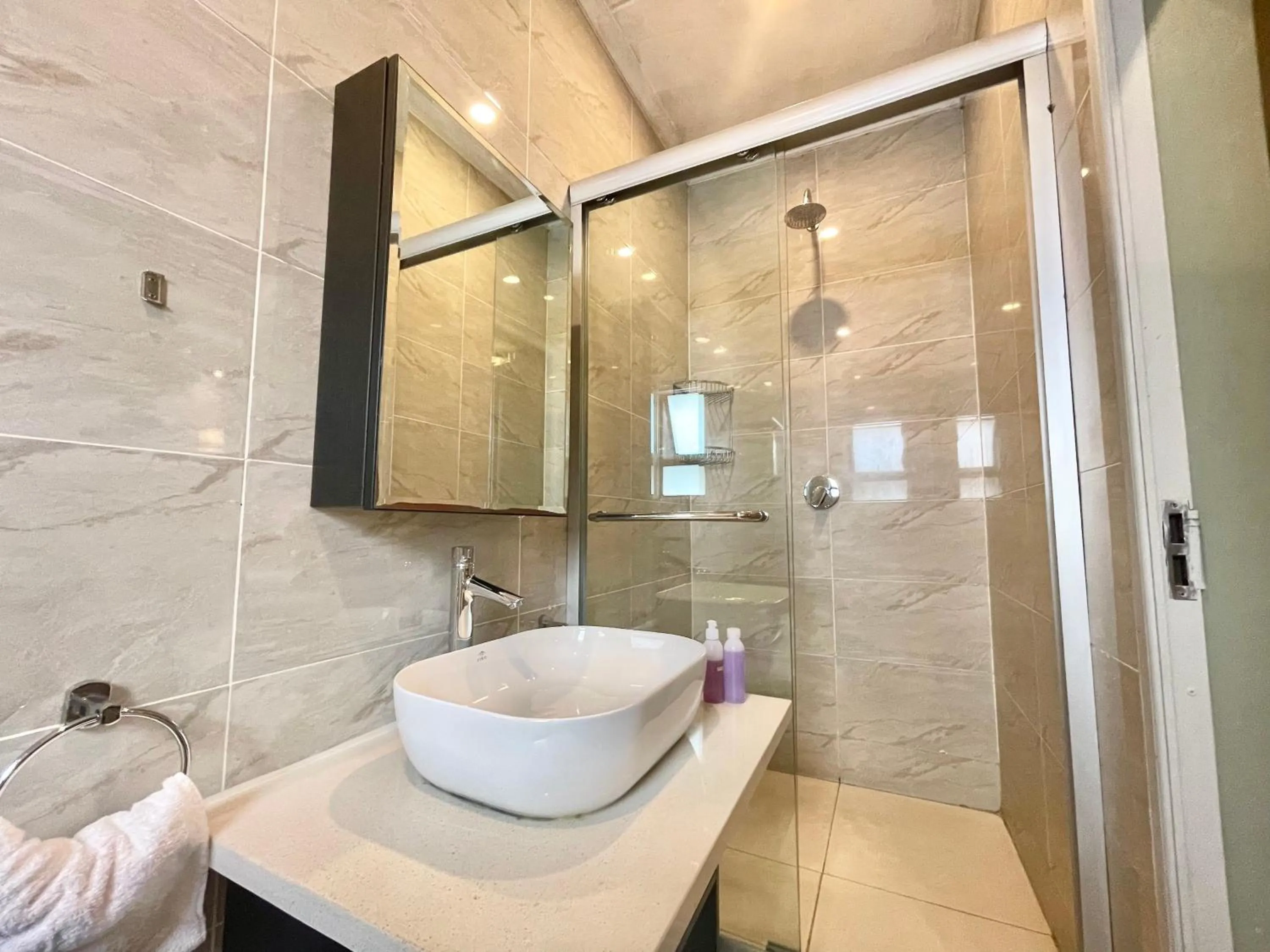 Azinnia Rivonia Guest House