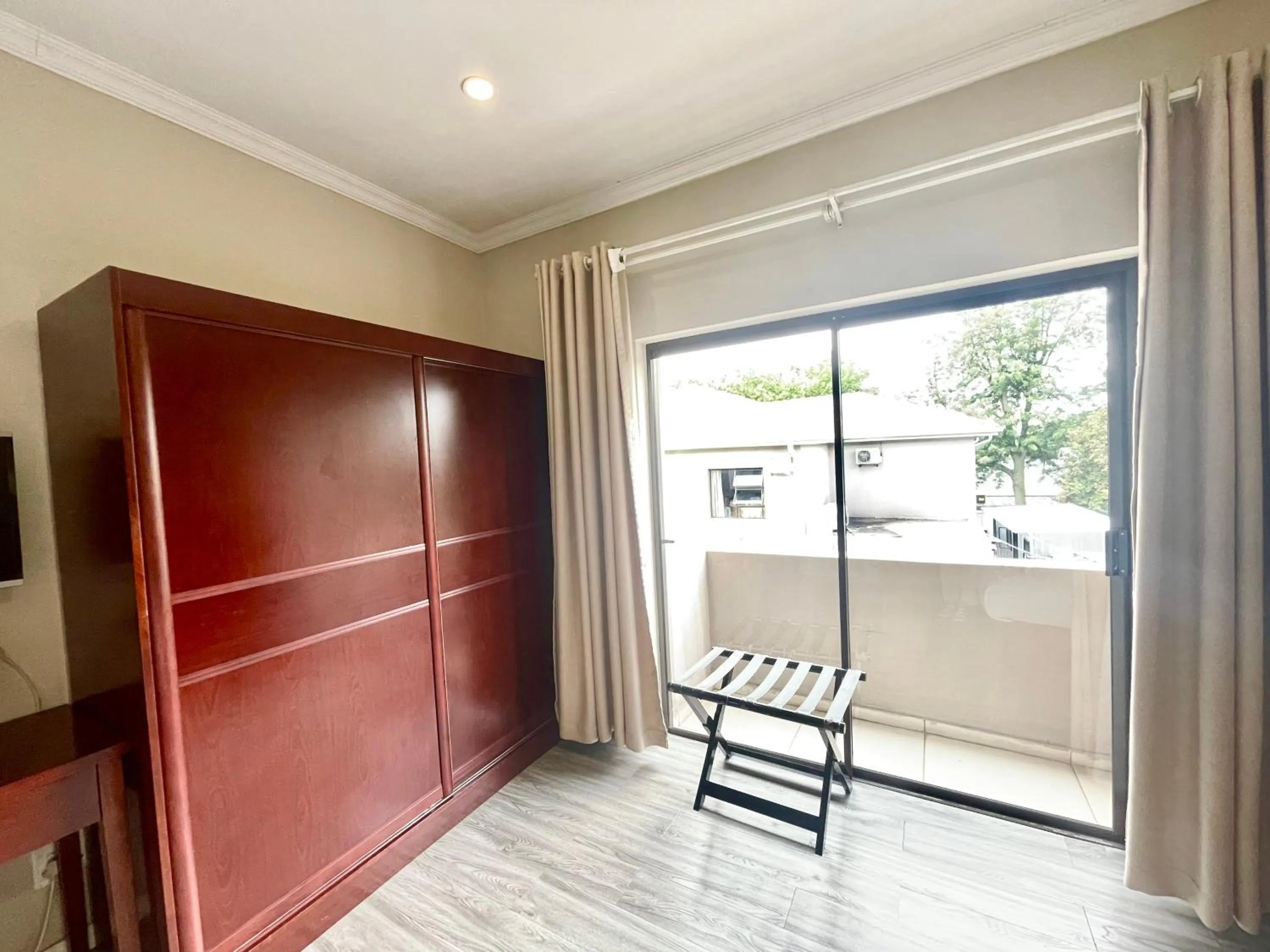 Azinnia Rivonia Guest House