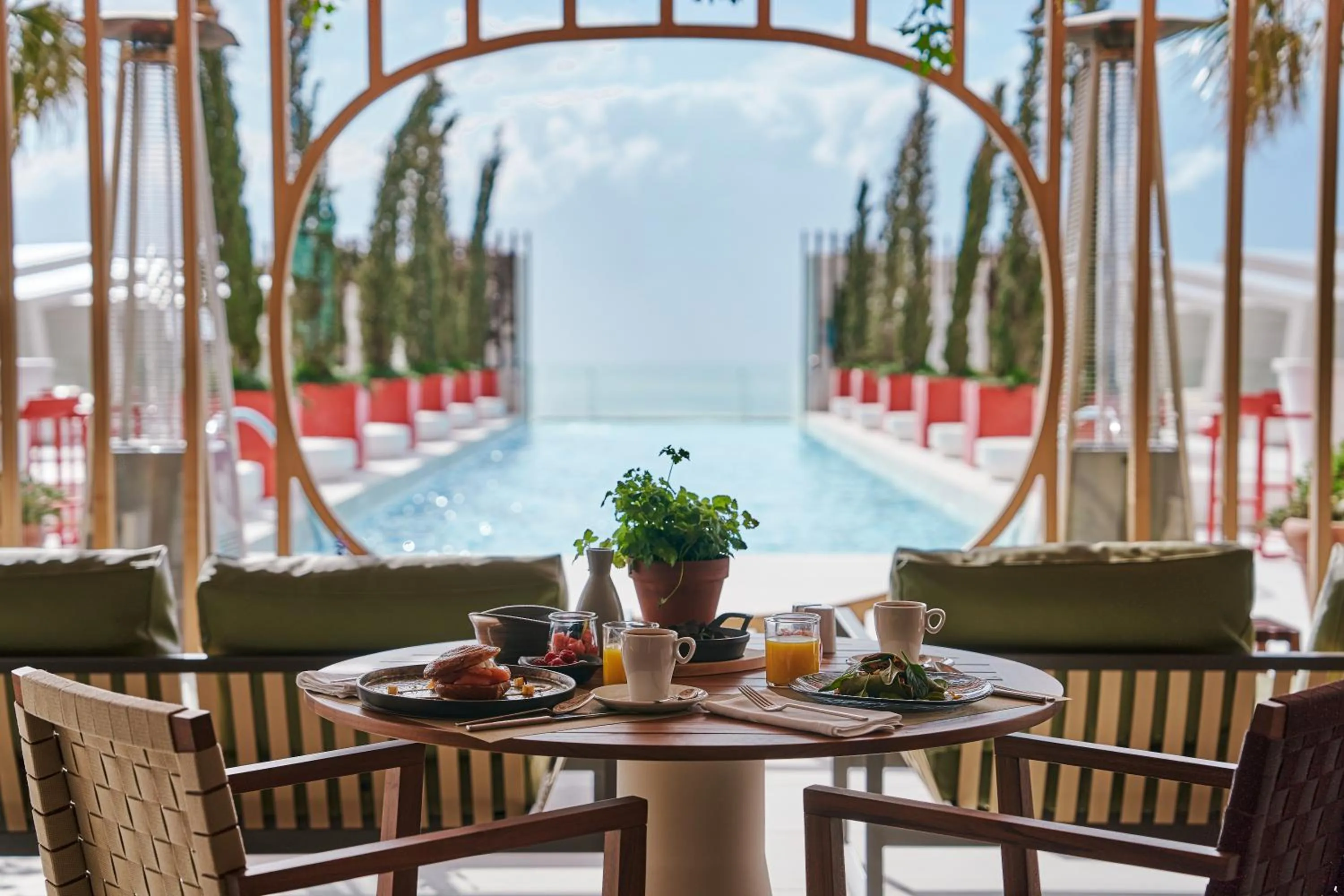 Restaurant/places to eat in Leiro Residences - Preferred Hotels & Resorts