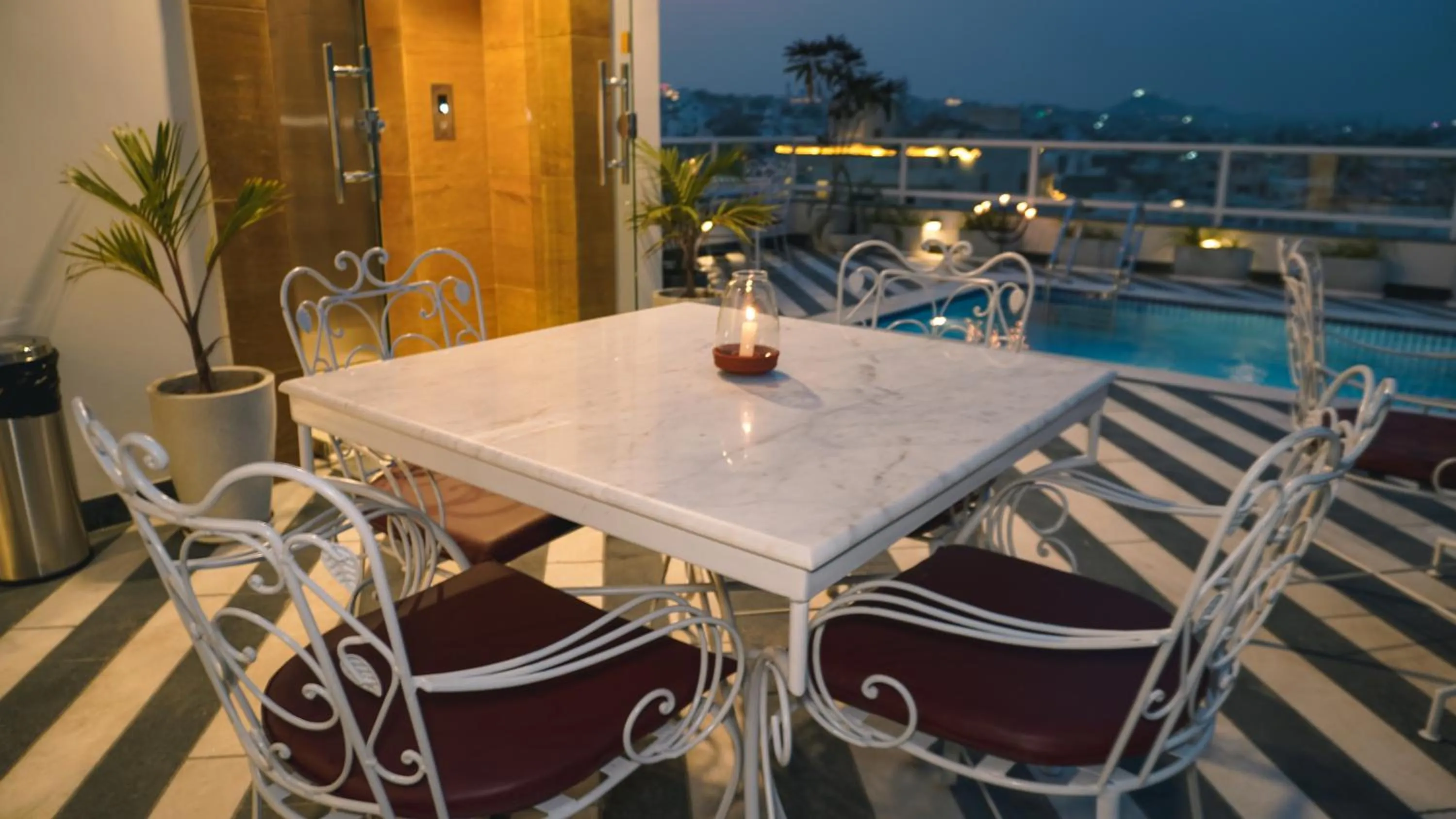 Patio in Hotel Naren Villa