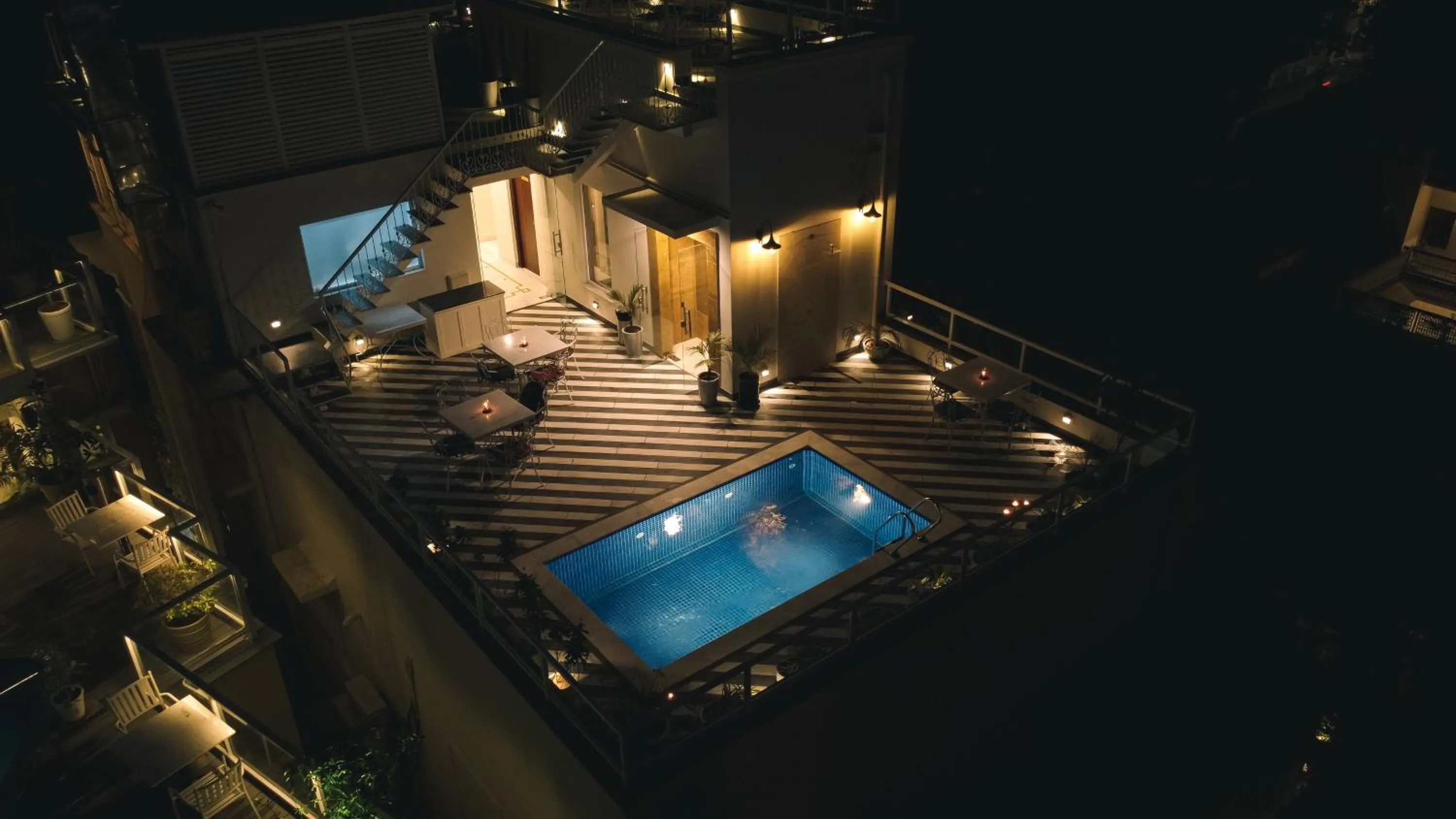 Night in Hotel Naren Villa