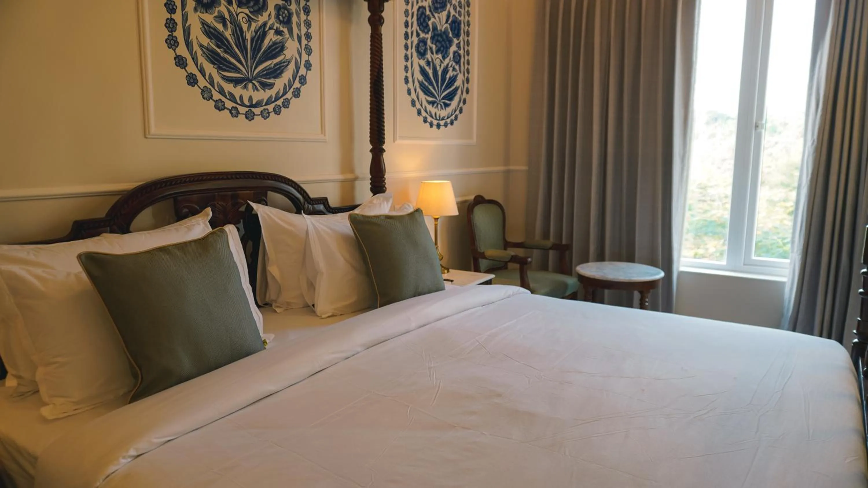 Bed in Hotel Naren Villa