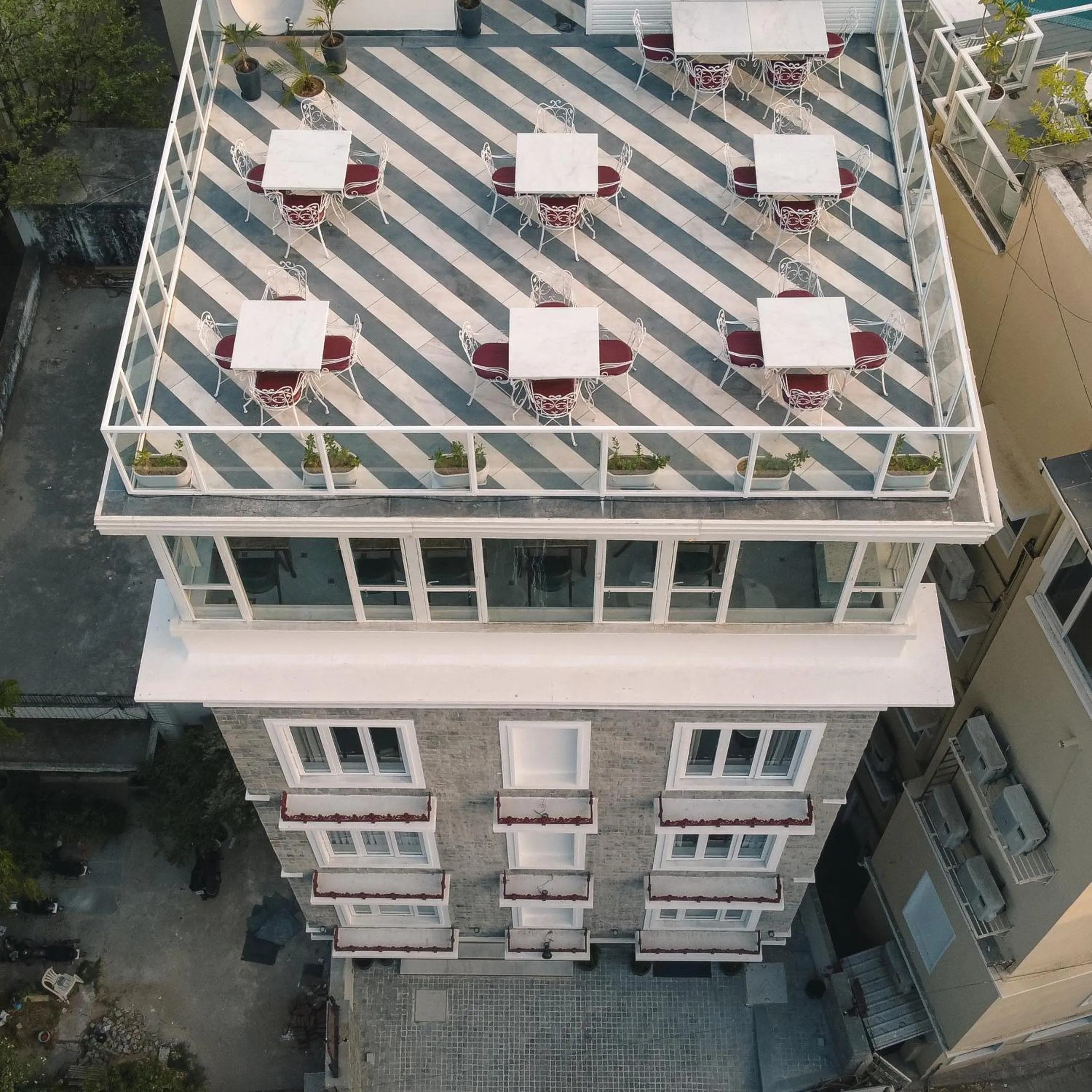 Property building in Hotel Naren Villa