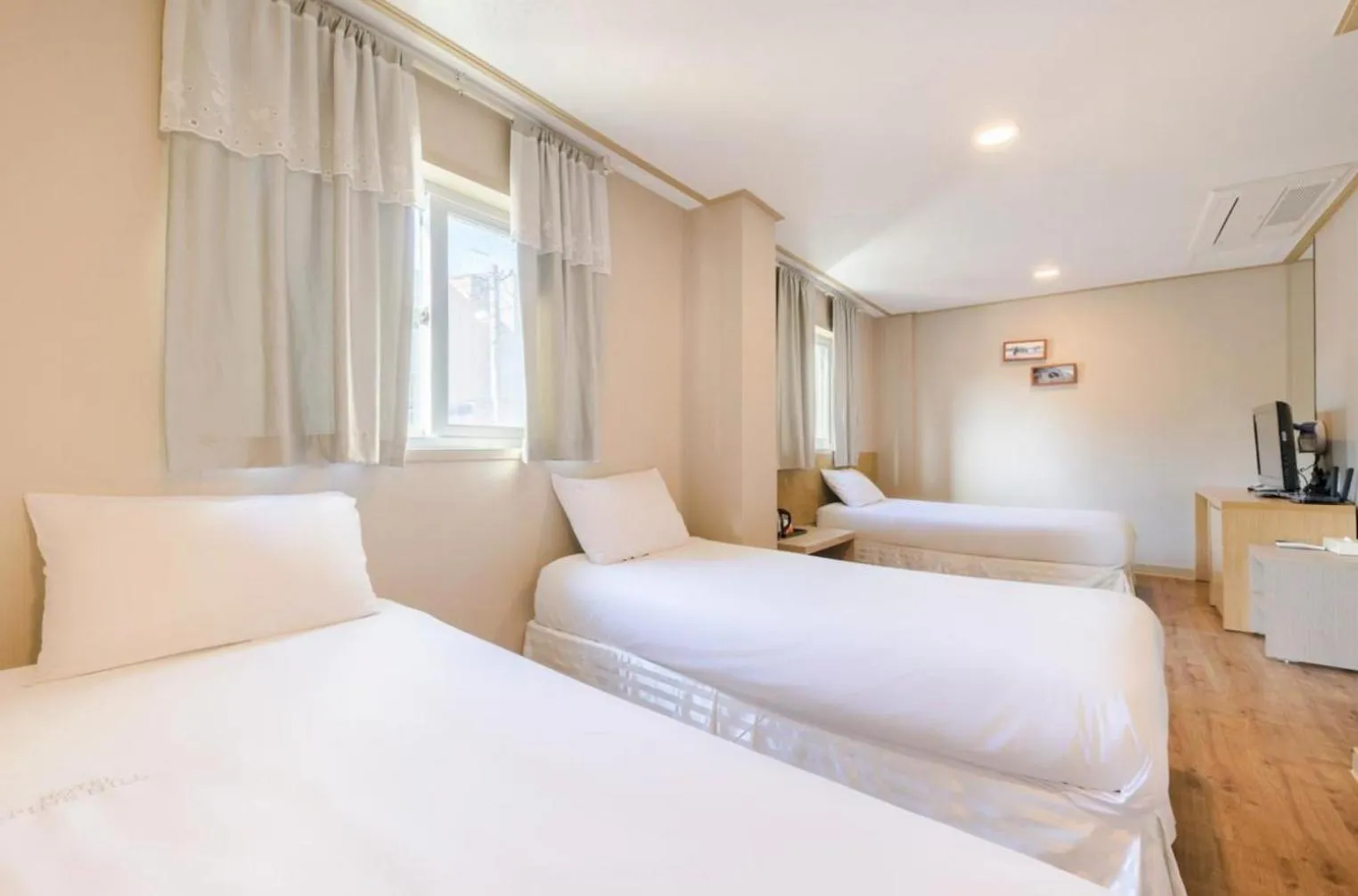 Bed in Pine Hill Hotel