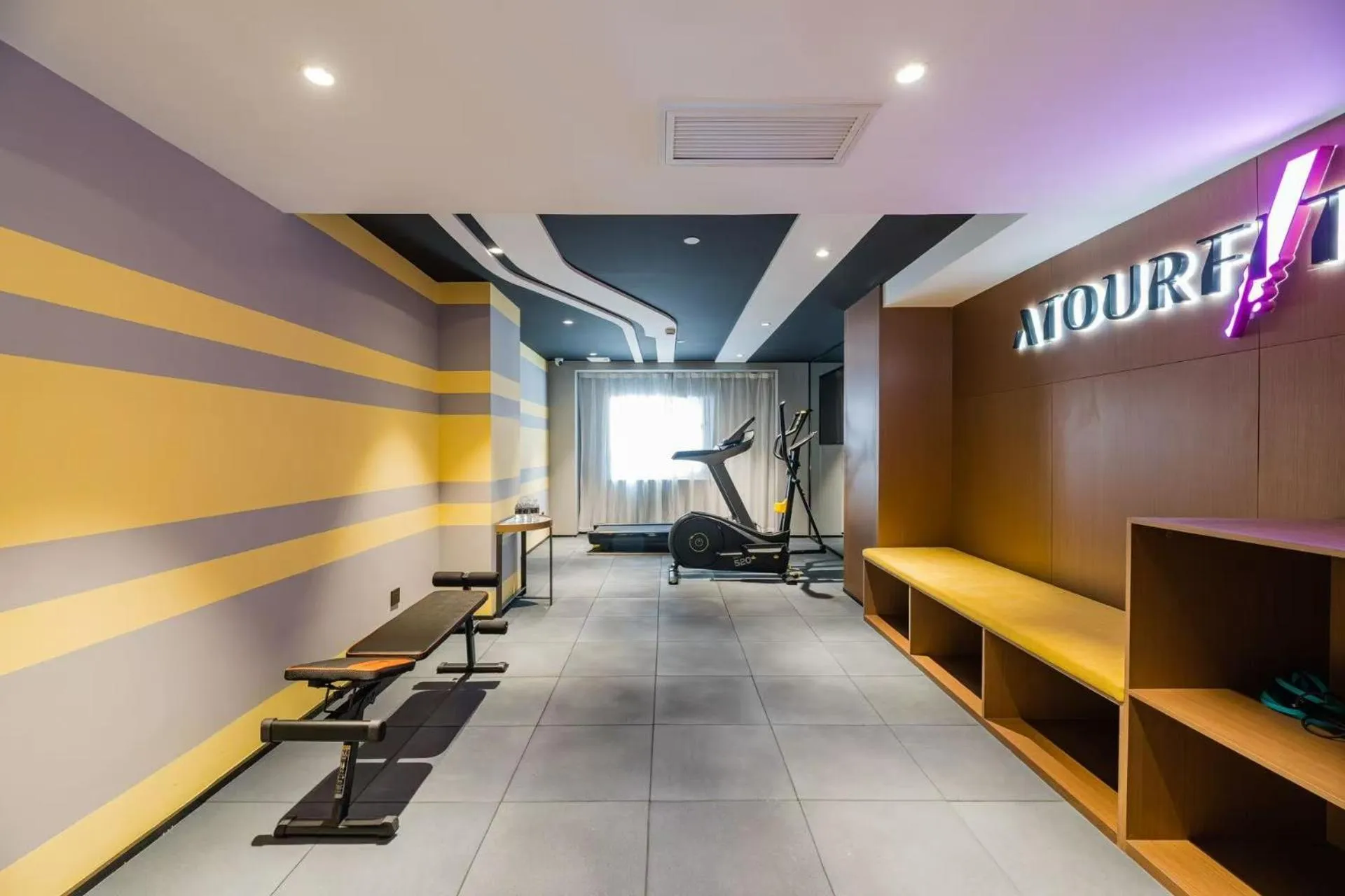Fitness centre/facilities in Atour Light Hotel Shanghai Jing'an Natural History Museum, Suzhou River Bank