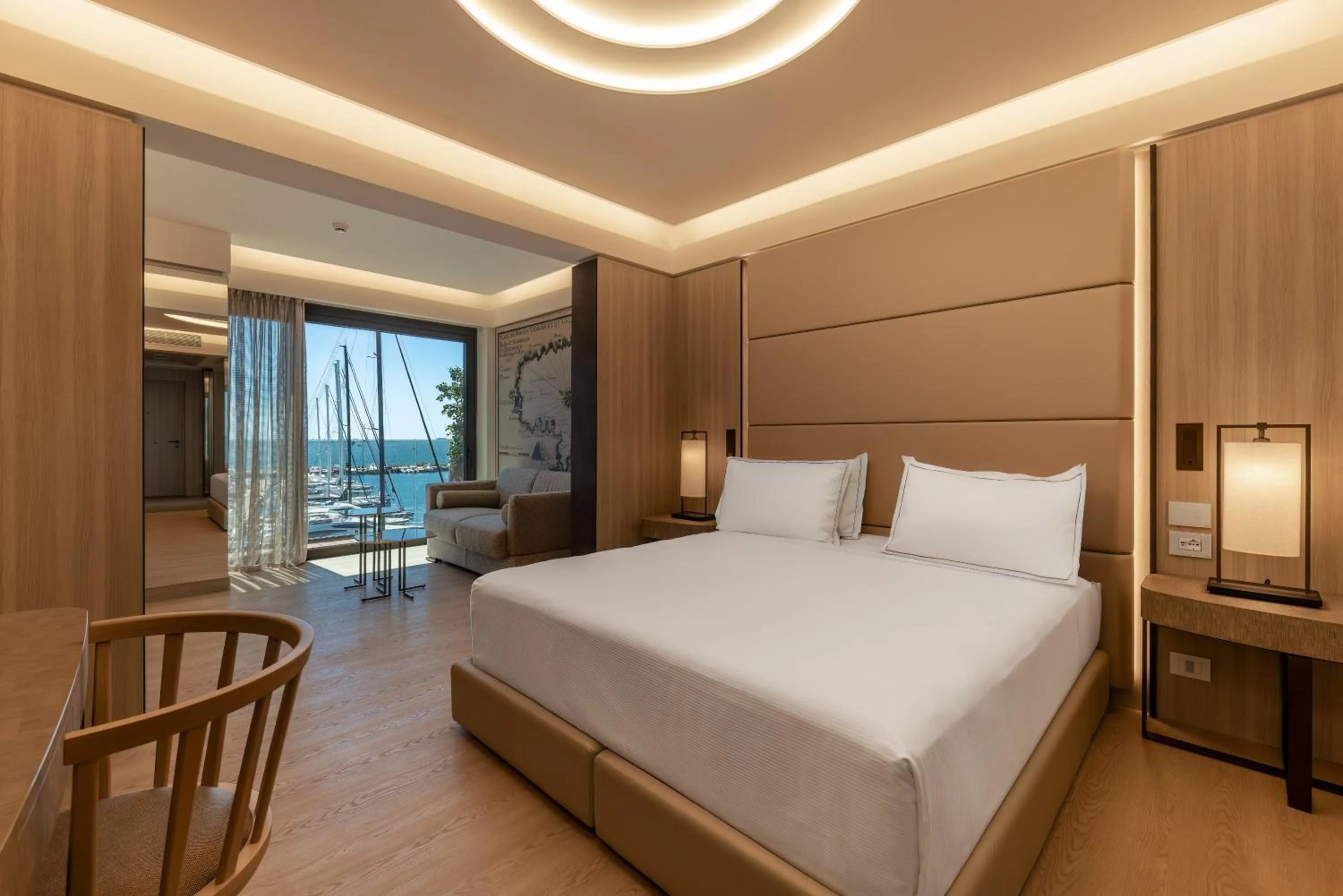 Bed in Porto Lotti Suite Hotel