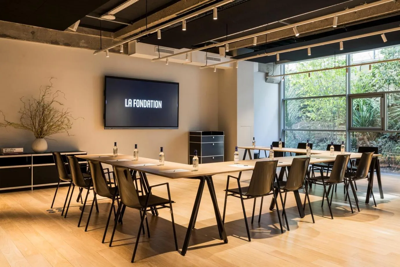 Business facilities in La Fondation