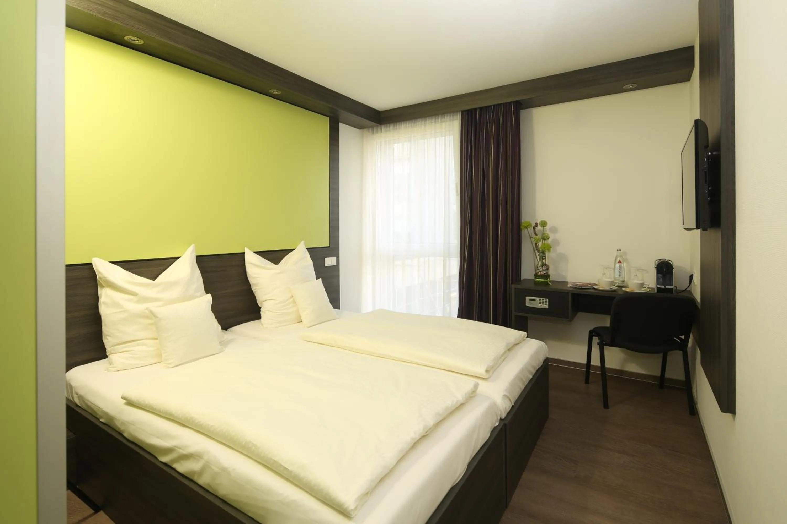 Bed in Economy-Hotel